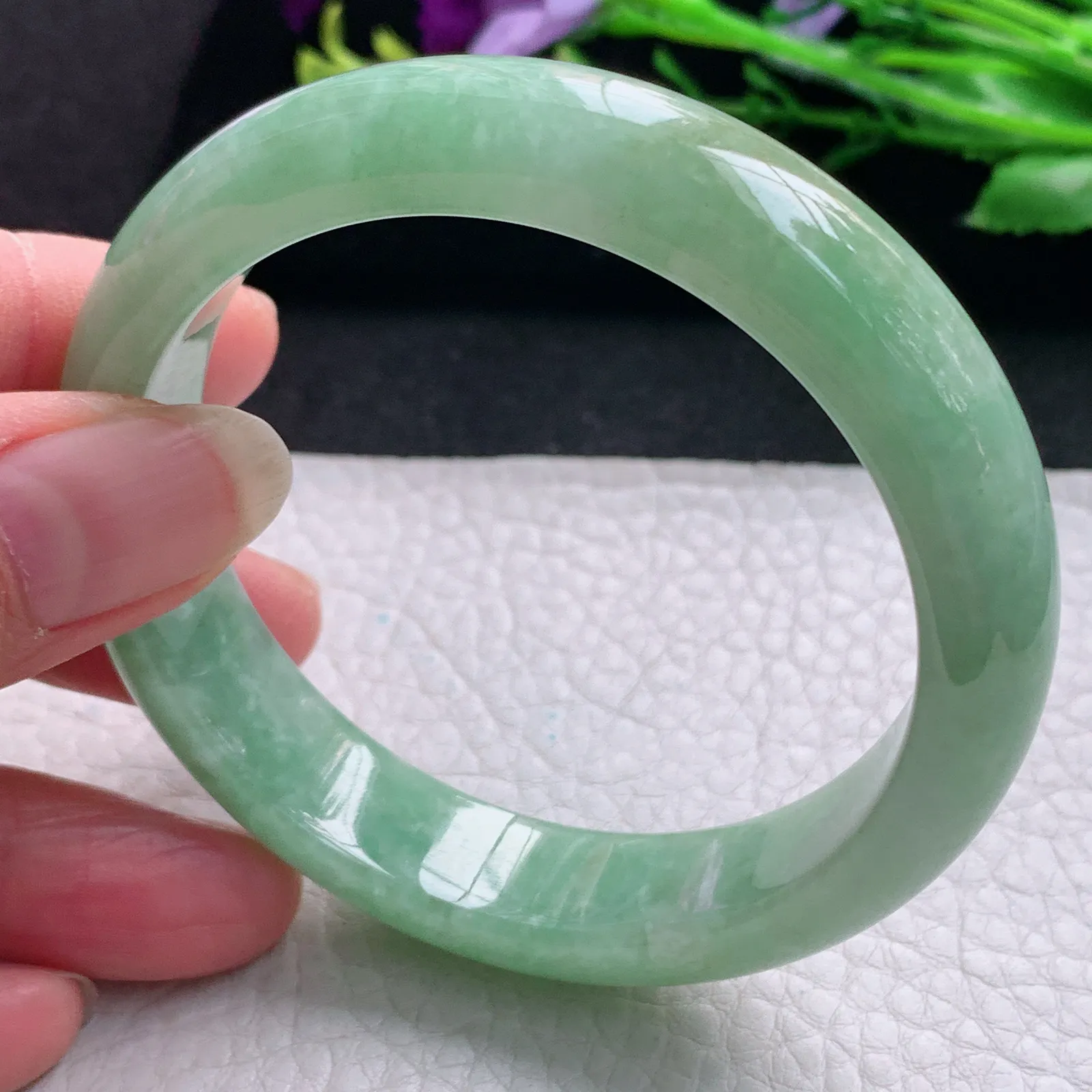 n实拍56.5*13.5*8.2平安镯 天然缅甸翡翠黄加绿水润玉手镯 正圈玉手环