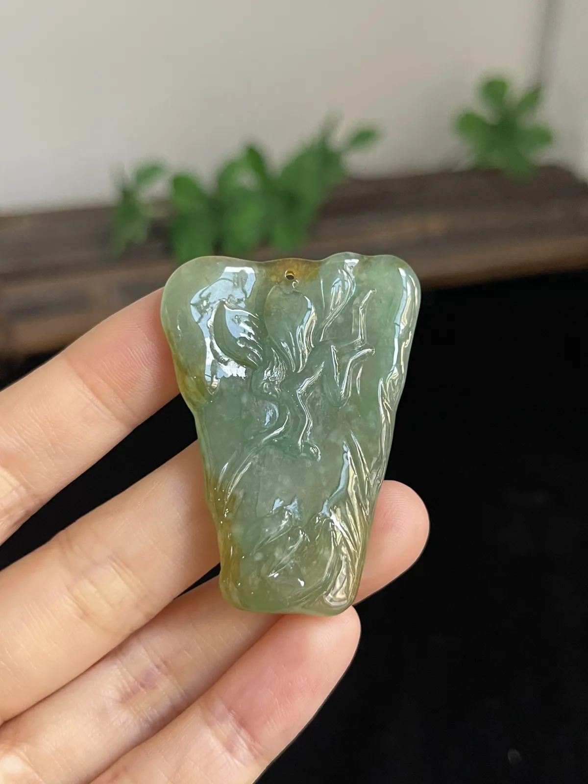 翡翠冰糯种绿色吊坠