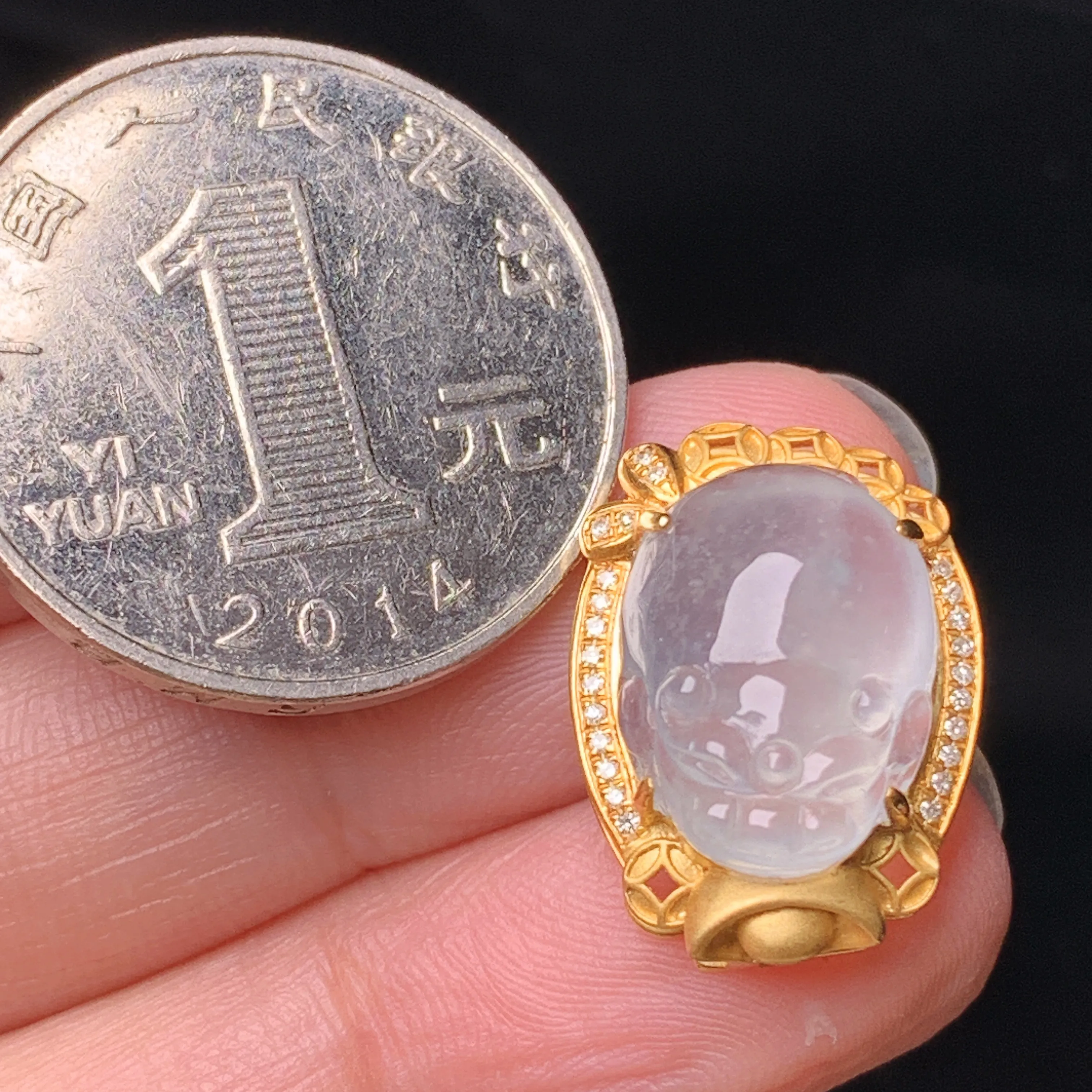 18k金钻镶嵌冰种貔貅吊坠 玉质细腻 色泽艳丽清新 整体尺寸19.5*14.2*8.8