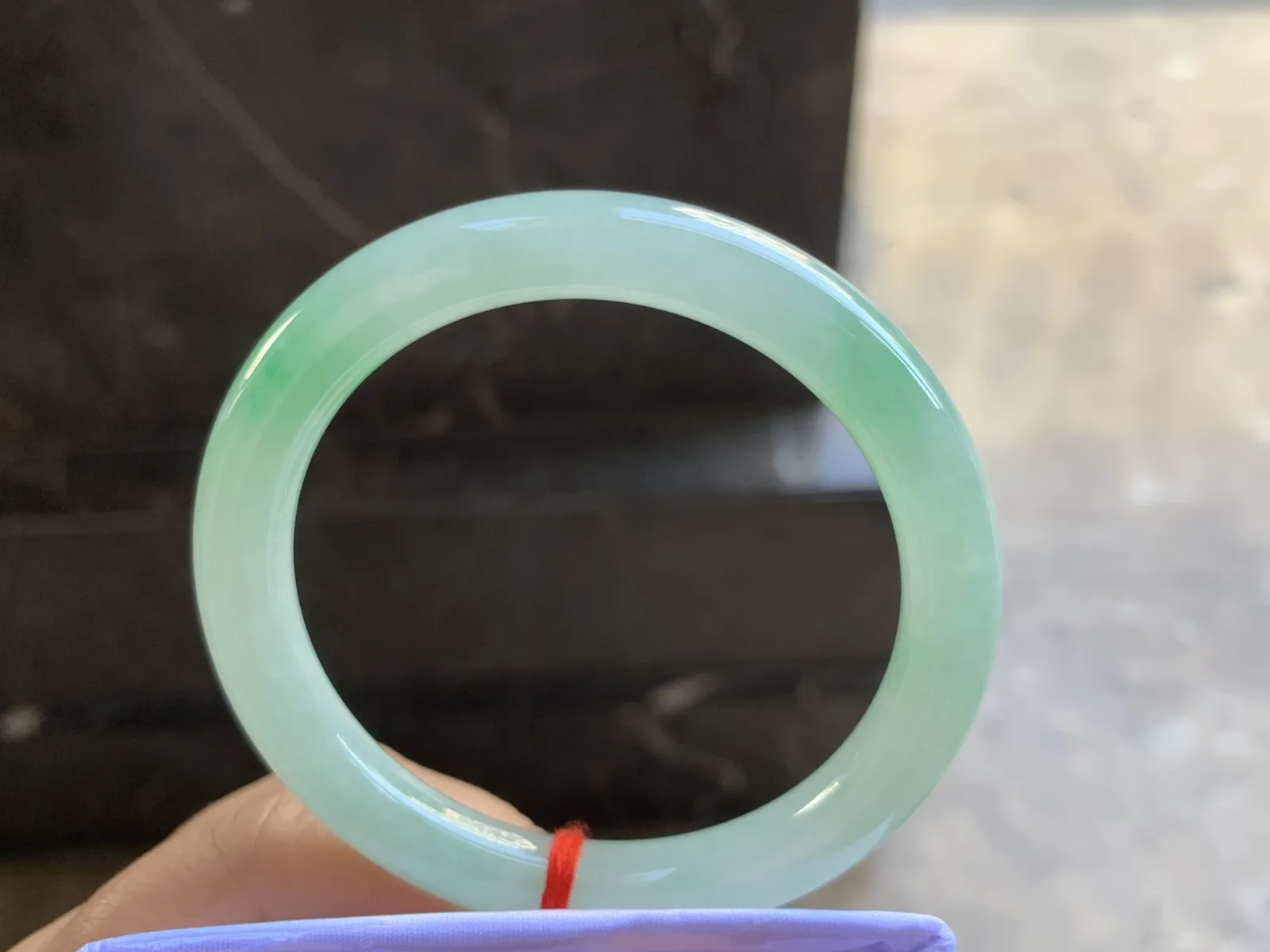 53-8.7mm
冰种带色圆条手镯 水润清新