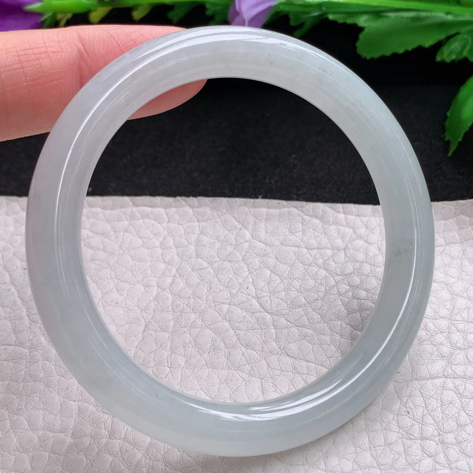 n实拍54*8.3美人镯 天然缅甸翡翠冰纯圆条玉手镯 叮当镯