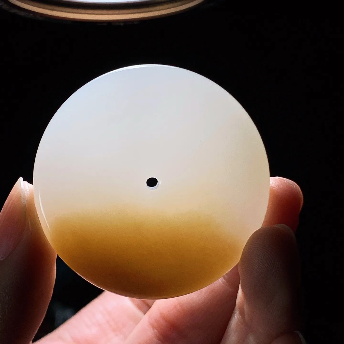 新疆和田玉且末糖羊脂白平安扣挂件 尺寸44/10重42.4克 玉质细腻油润 底色纯净 脂粉好，品质好！lt260116