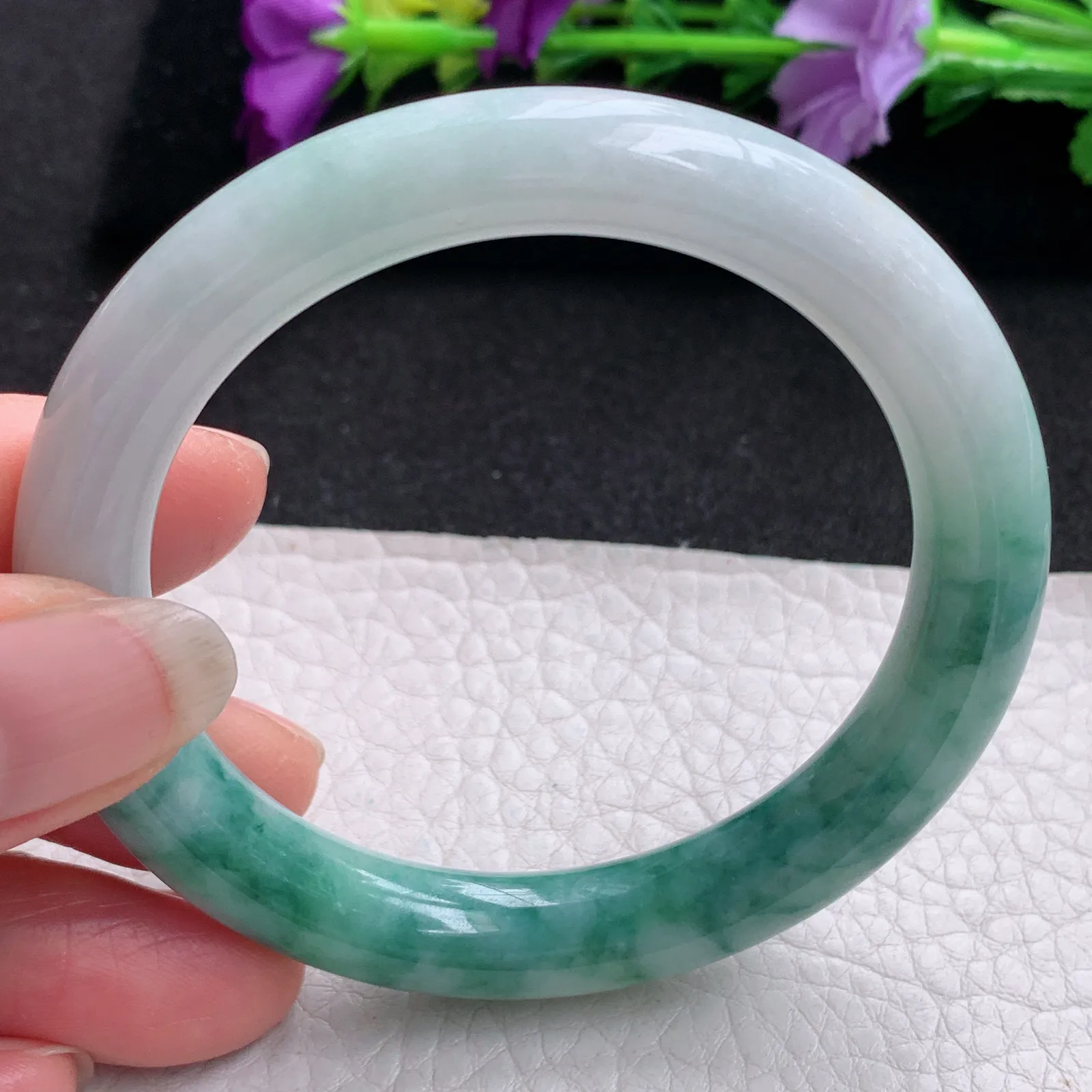 ee实拍53.5*8.4*8.8美人镯 天然缅甸翡翠飘花圆条玉手镯 玉手环