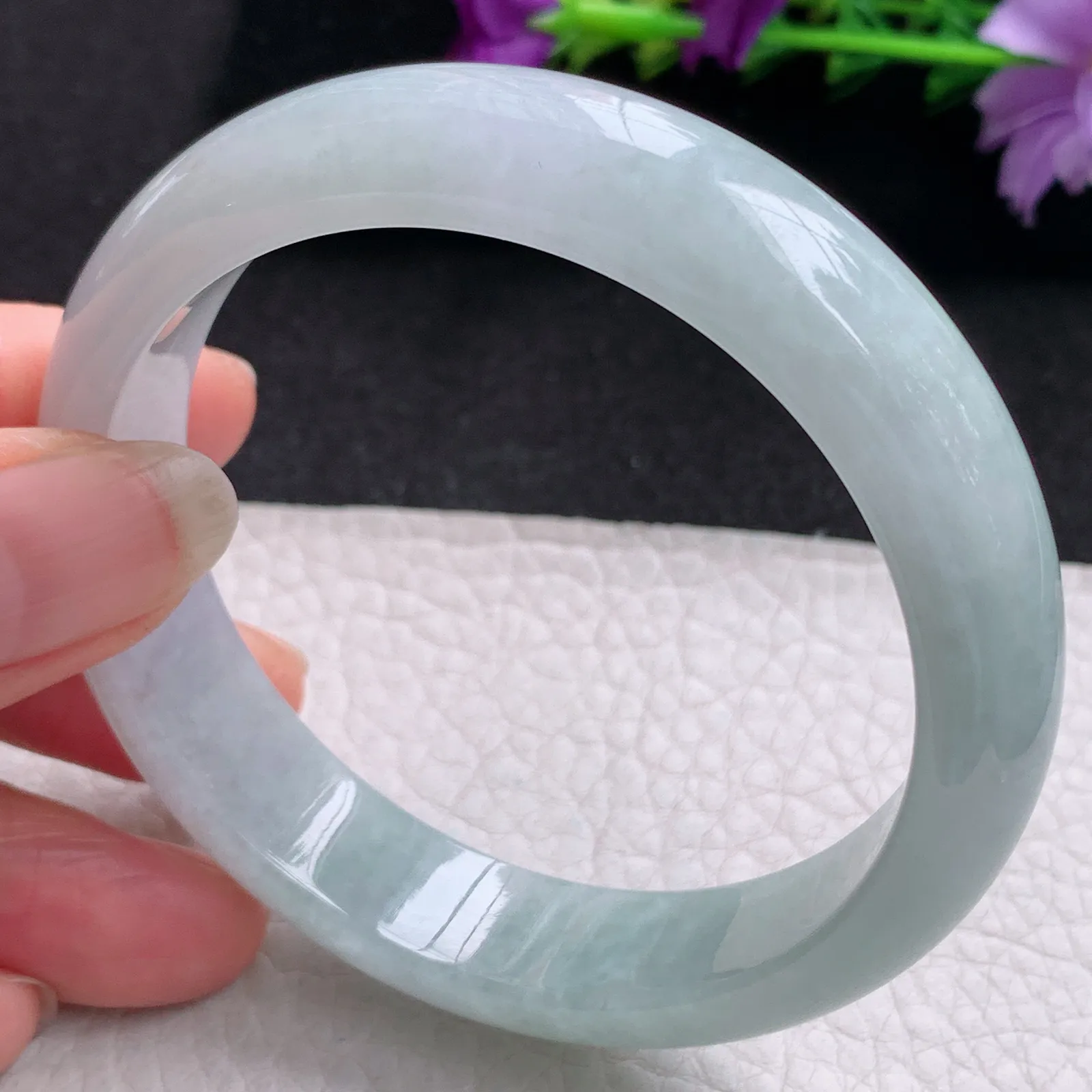 z实拍58*14*7.7平安镯 天然缅甸翡翠浅绿绿水润宽边玉手镯 玉手环