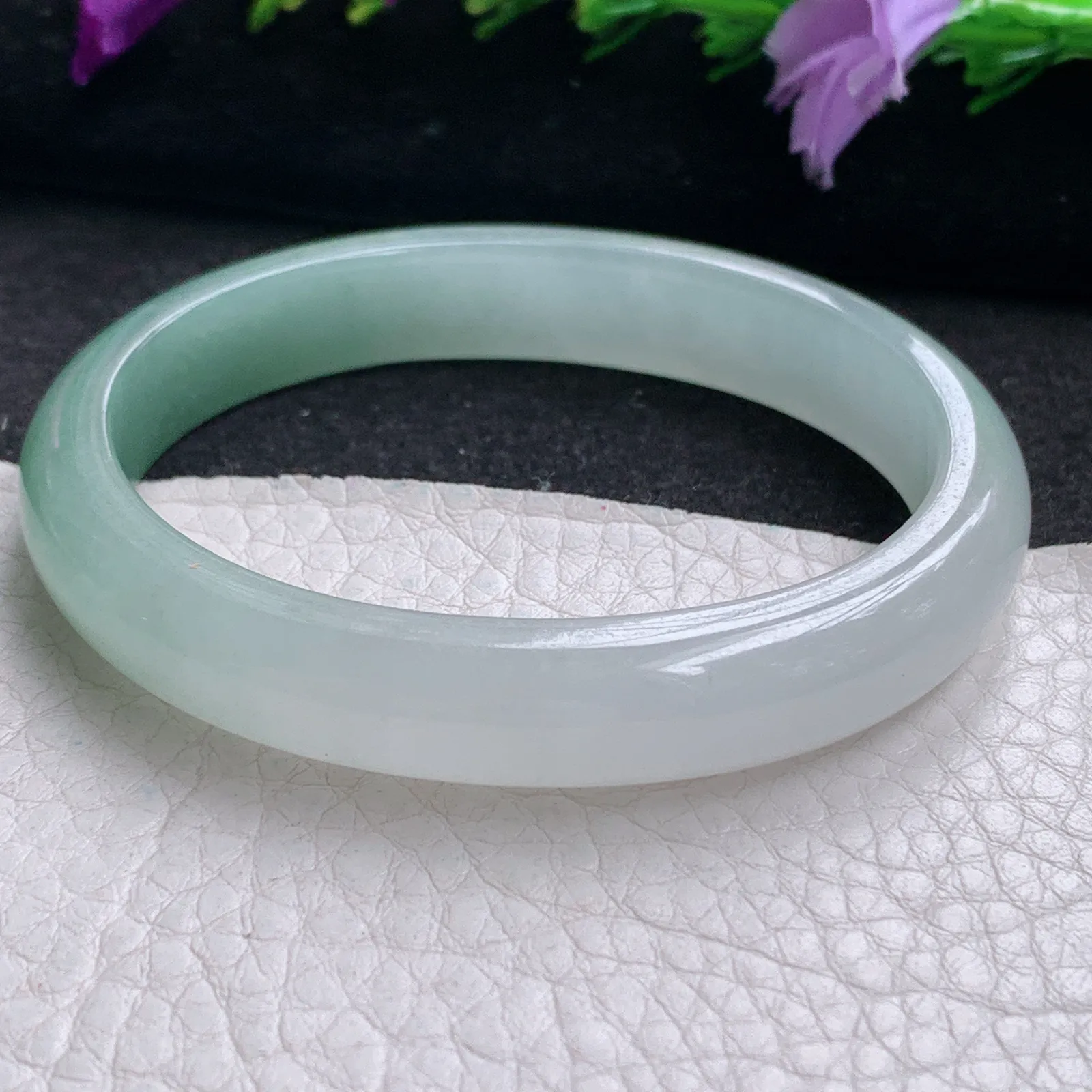 yh小圈口53.5*46*10*6.5贵妃镯 天然缅甸翡翠冰纯秀气椭圆宽边玉手镯 玉手环