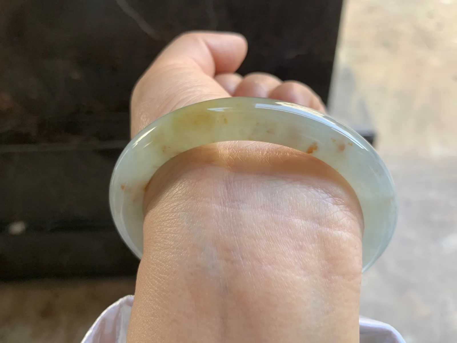 55-9.4mm
冰种黄翡圆条手镯 水润光泽 颜色漂亮