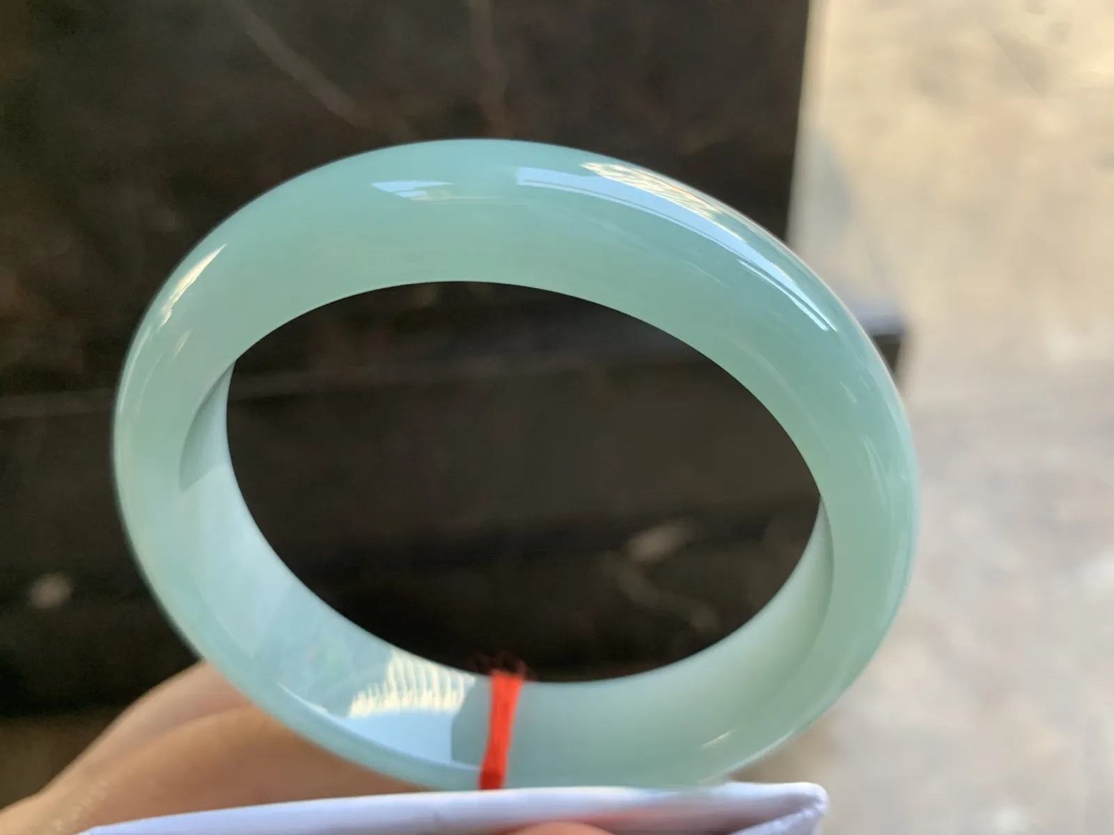 59.5-14-8.4mm
冰种晴水手镯 底色漂亮 水润清新