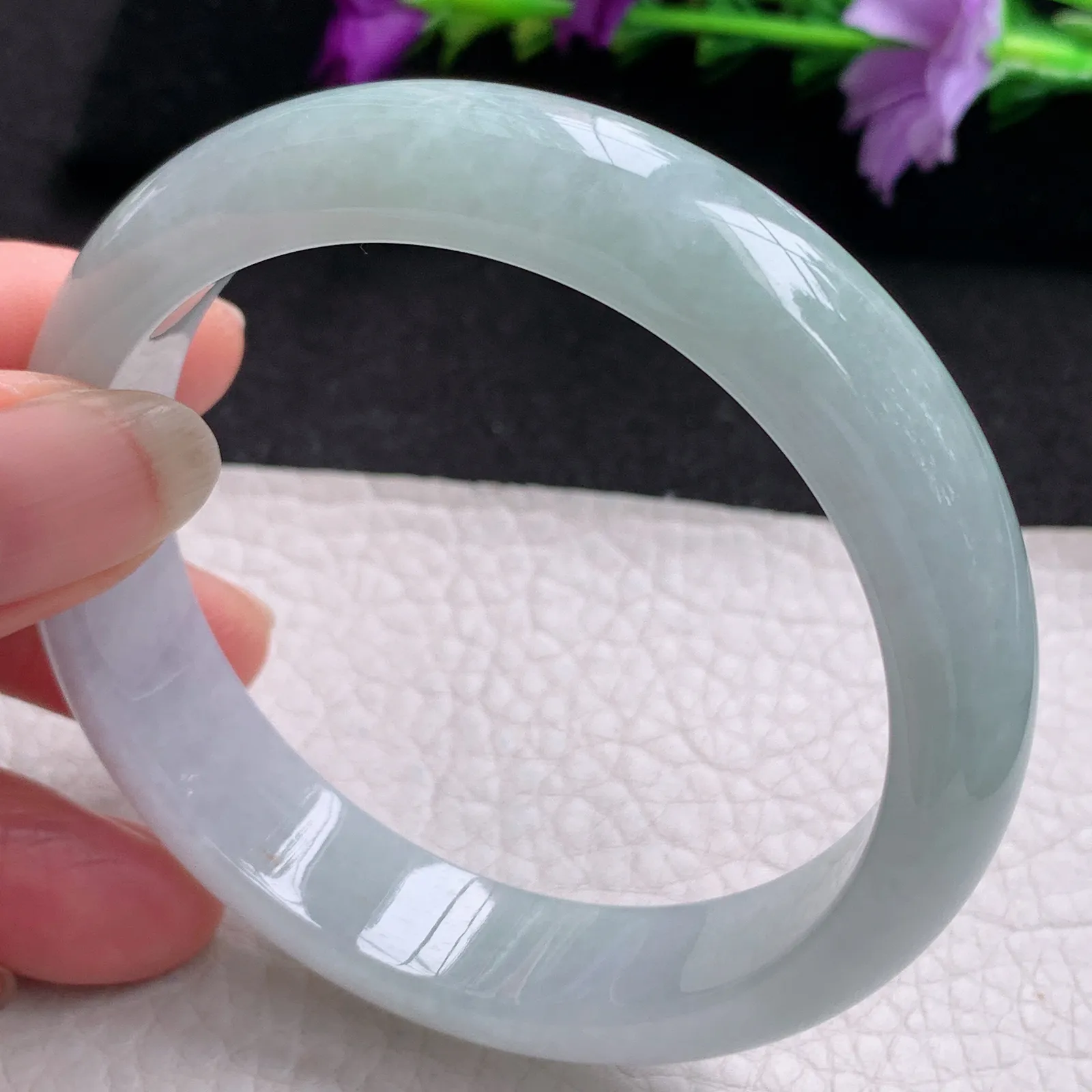 z实拍58*14*7.7平安镯 天然缅甸翡翠浅绿绿水润宽边玉手镯 玉手环