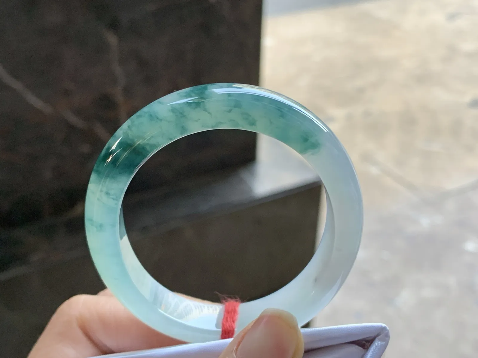 53.3-11.5-7.9

蓝花贵妃手镯^_^清新 正圈51可以带