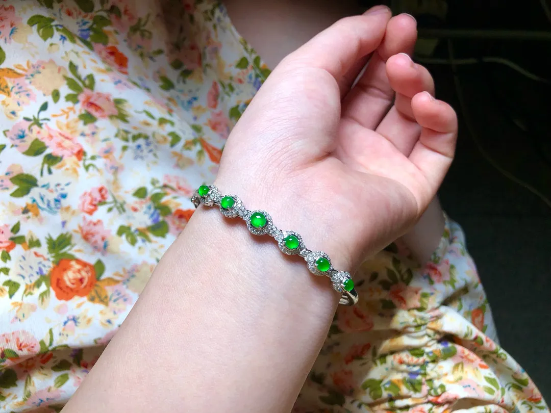 【18K金镶嵌蛋面手镯】种老细腻，色阳浓郁起胶圈口：56.5*6.6*5.6