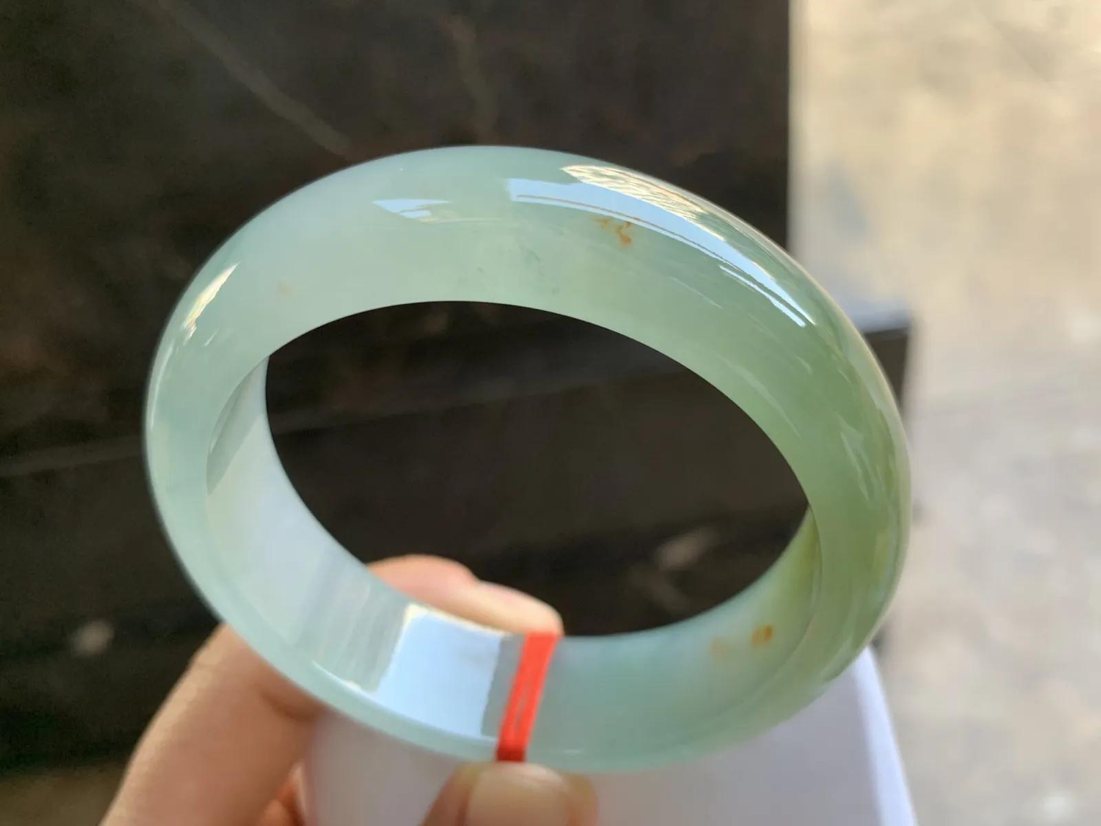 60-18-8.6mm
冰种黄翡宽版轮胎手镯 水润光泽 颜色漂亮 宽版大气