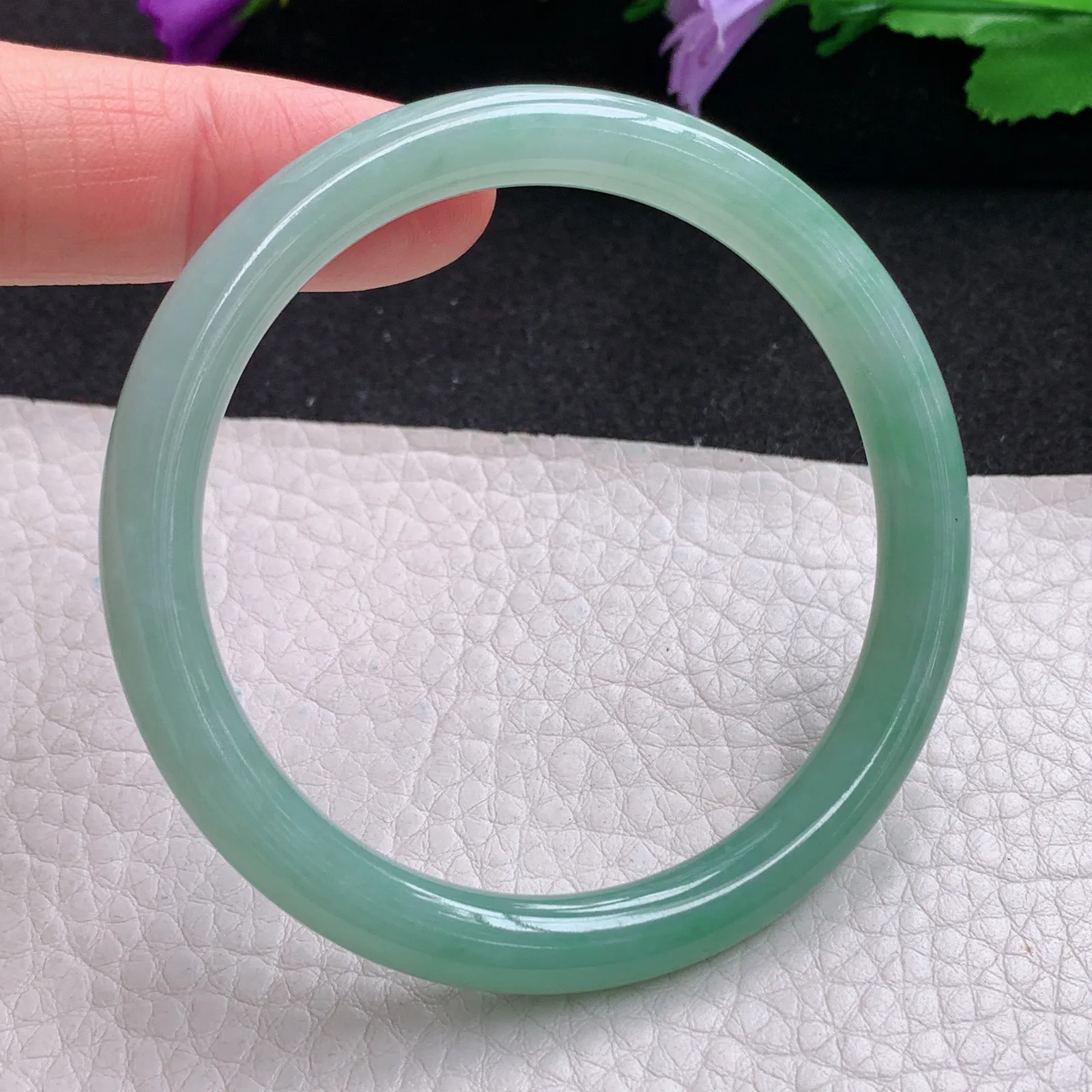 n实拍54*7*7.3美人镯 天然缅甸翡翠冰晴圆条玉手镯 叮当镯