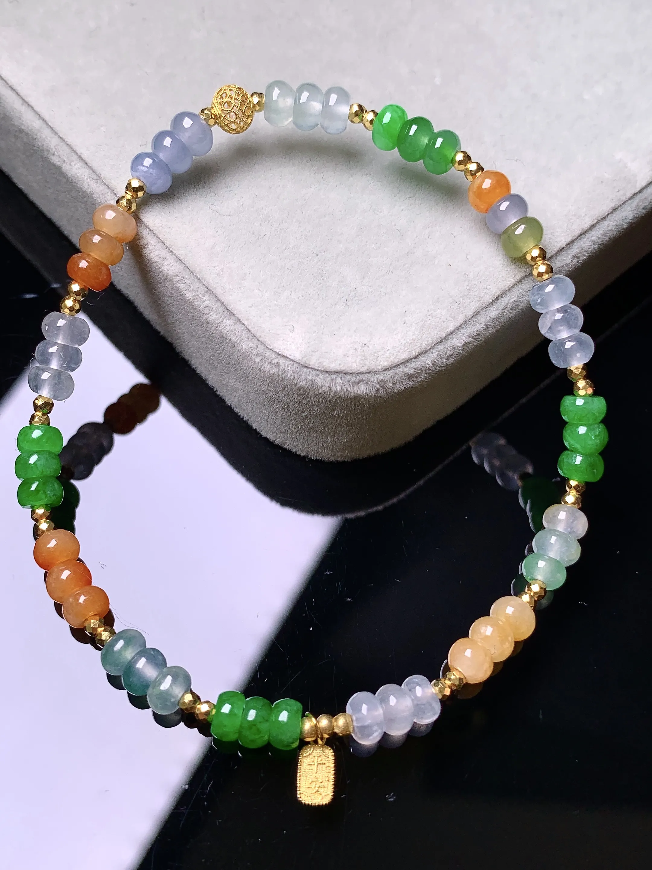 多彩算盘珠手链 玉质细腻 色泽艳丽清新 整体尺寸4.2*2.8