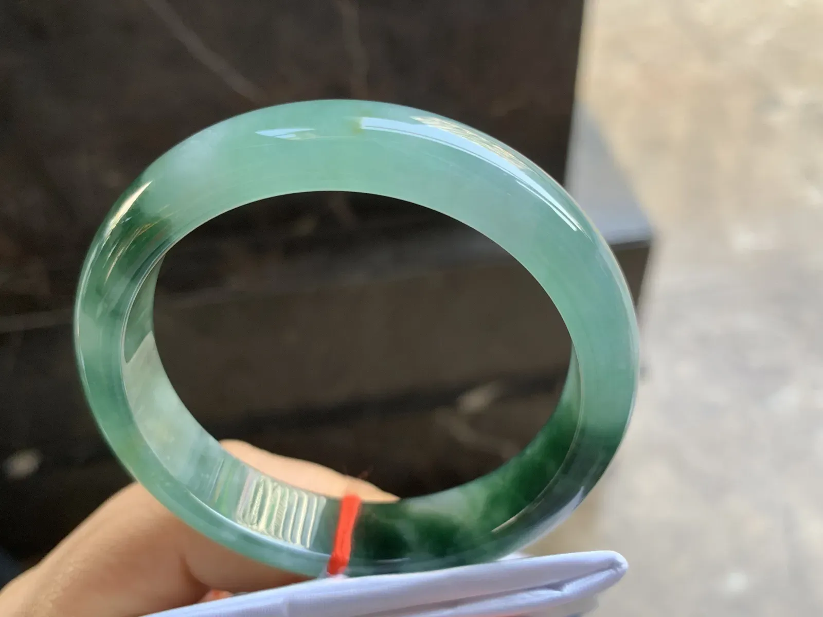 55-13-7.8mm
冰种飘花手镯 底子细腻 水润浓郁