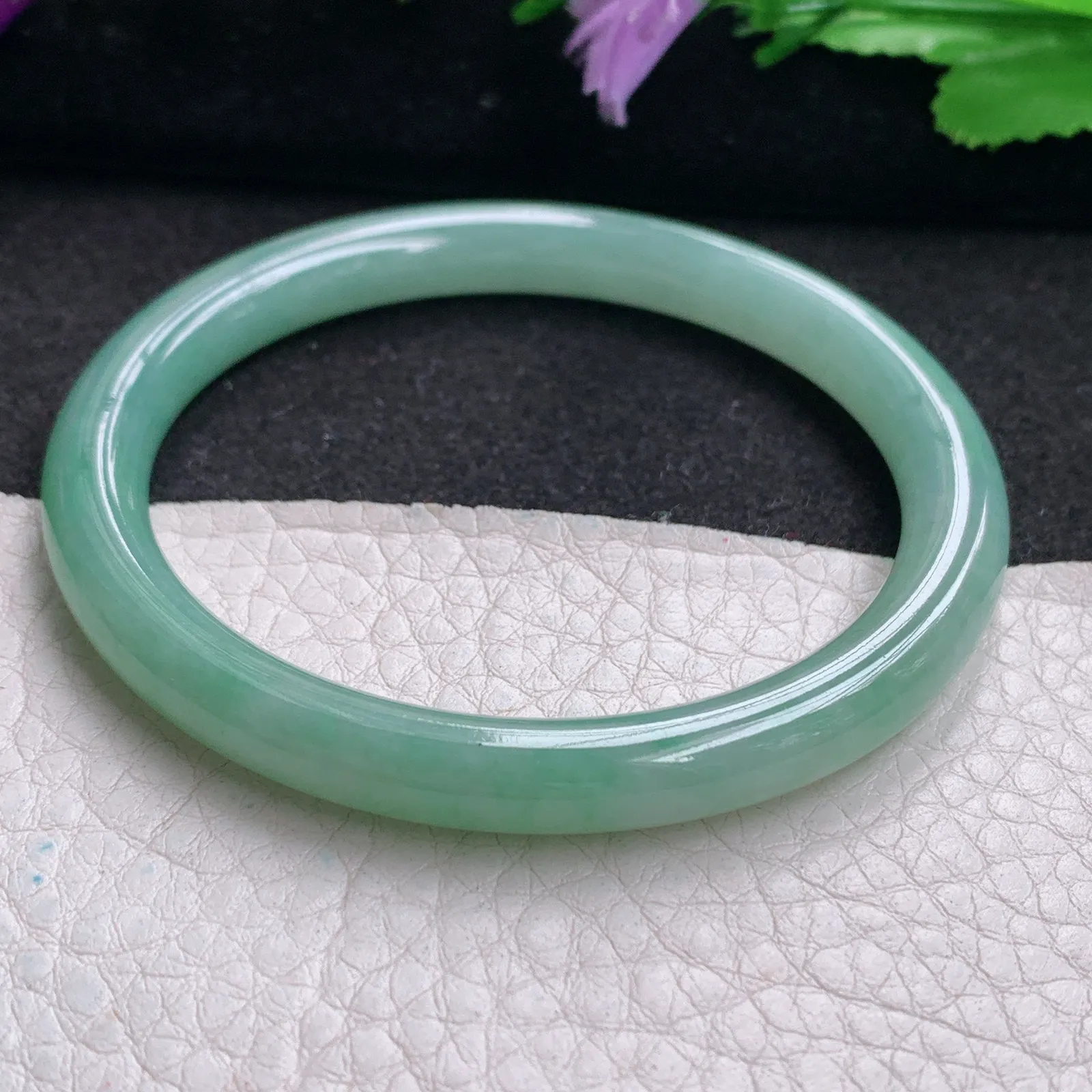 n实拍54*7*7.3美人镯 天然缅甸翡翠冰晴圆条玉手镯 叮当镯