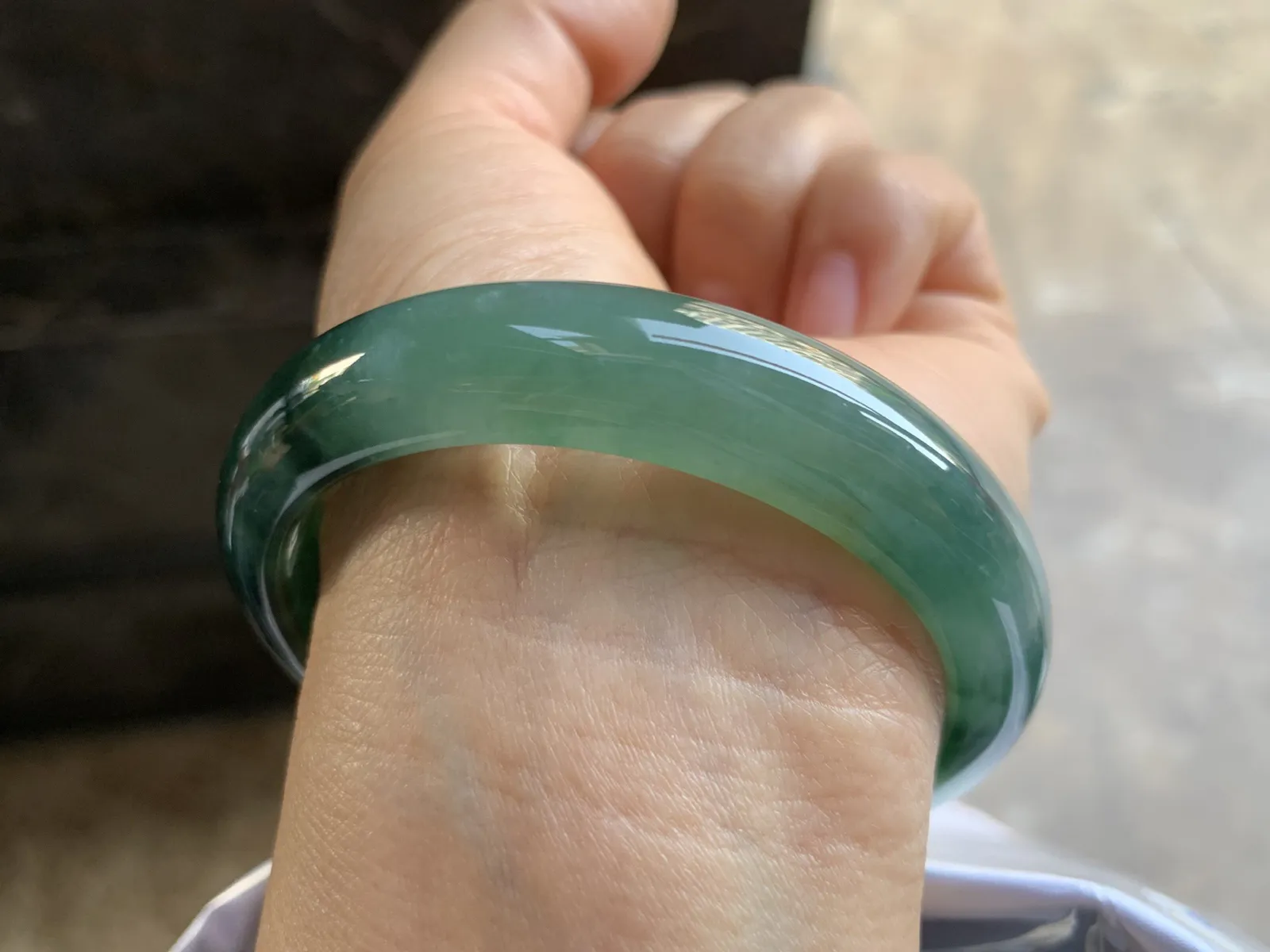 55-13-7.8mm
冰种飘花手镯 底子细腻 水润浓郁