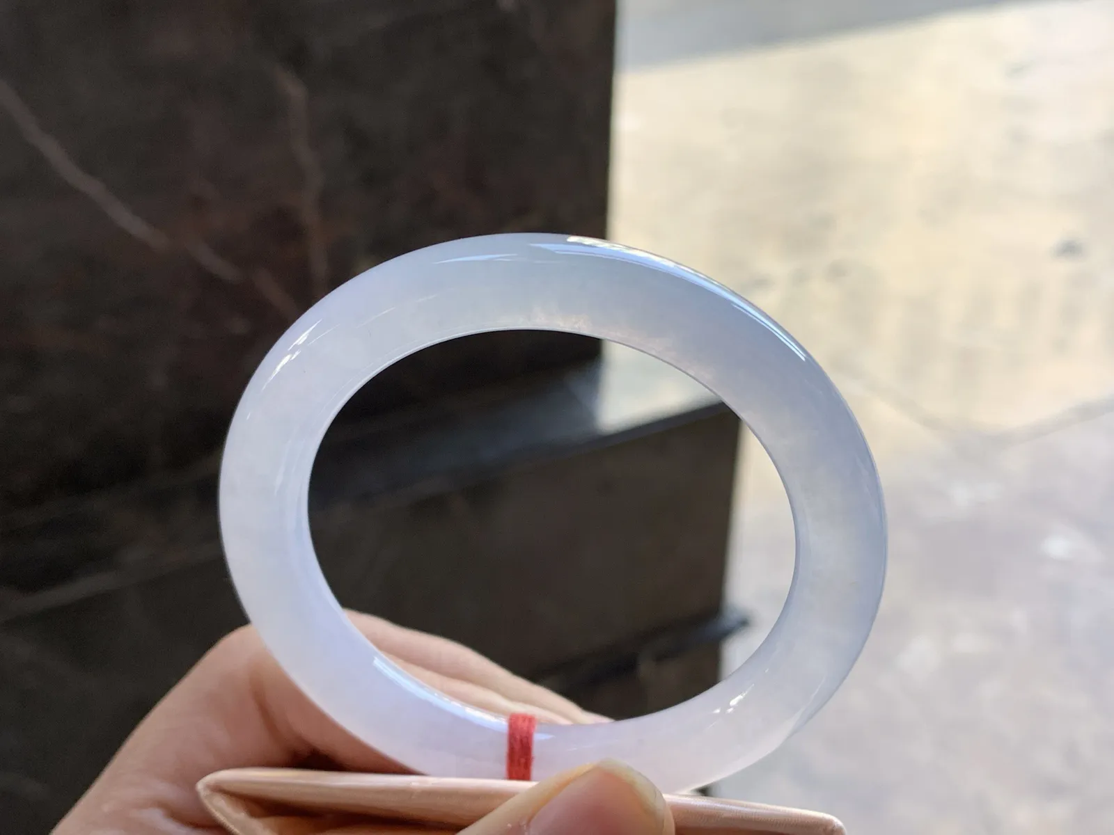 54.5-9.3

冰圆条手镯^_^冰透清新 水润