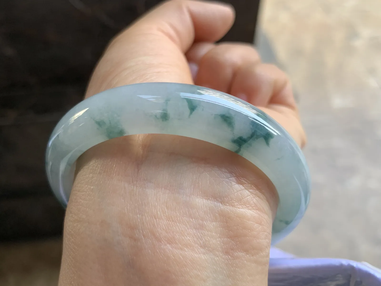 55-12-7.8mm
冰种飘花手镯 水润光泽 飘花灵动 推荐