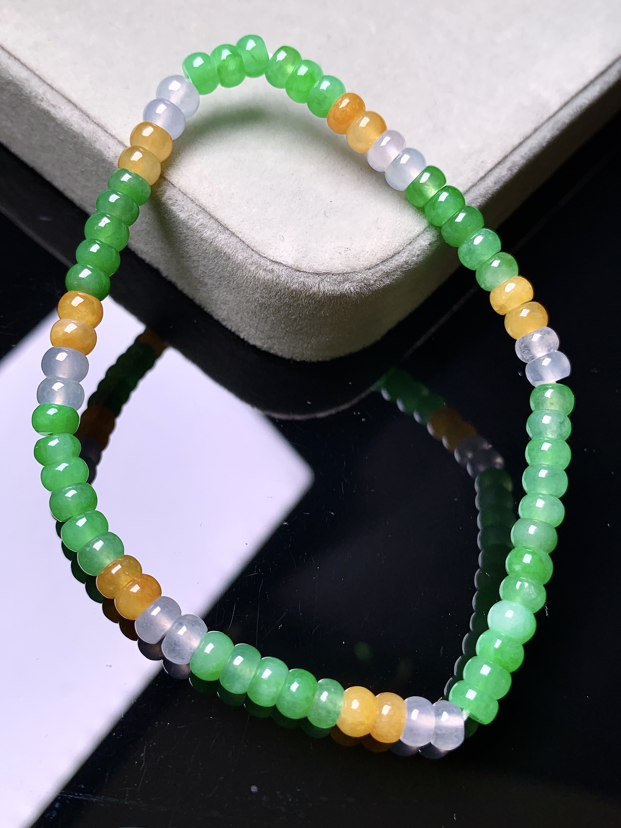 多彩算盘珠手链 玉质细腻 色泽艳丽清新 整体尺寸4.5*3