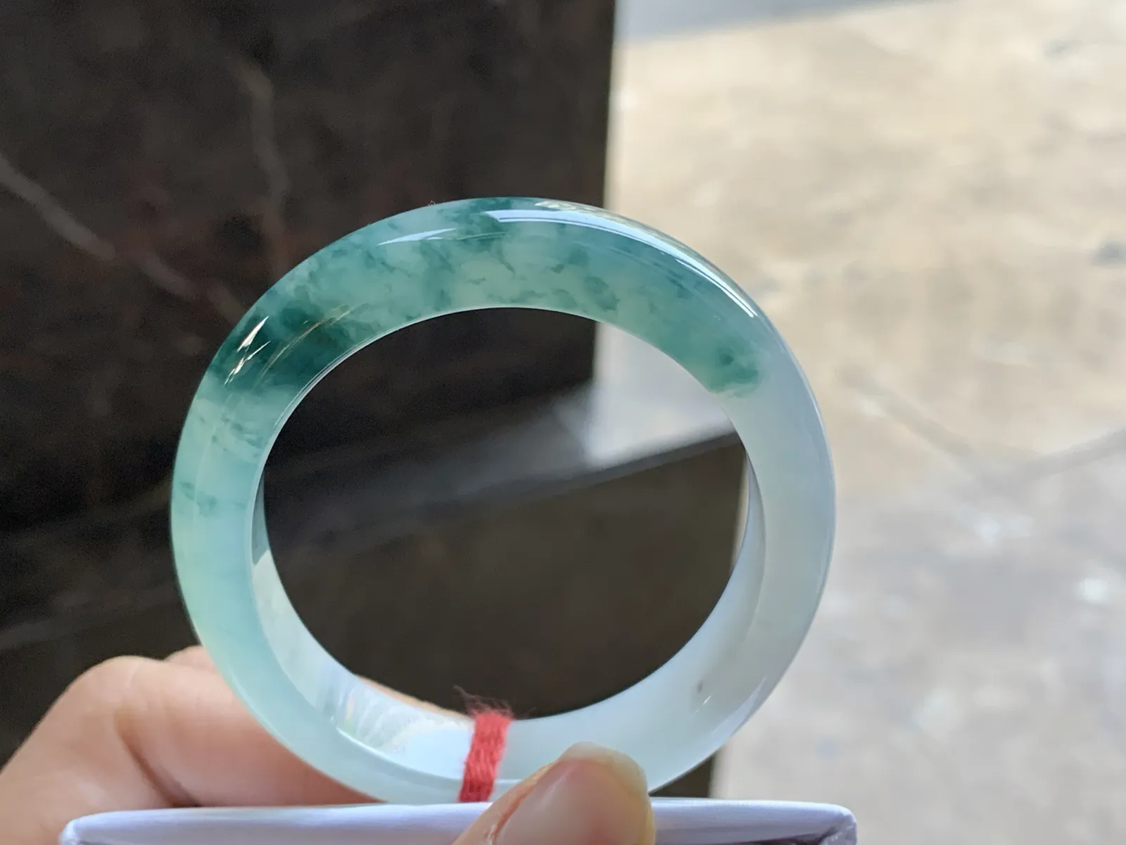 53.3-11.5-7.9

蓝花贵妃手镯^_^清新 正圈51可以带