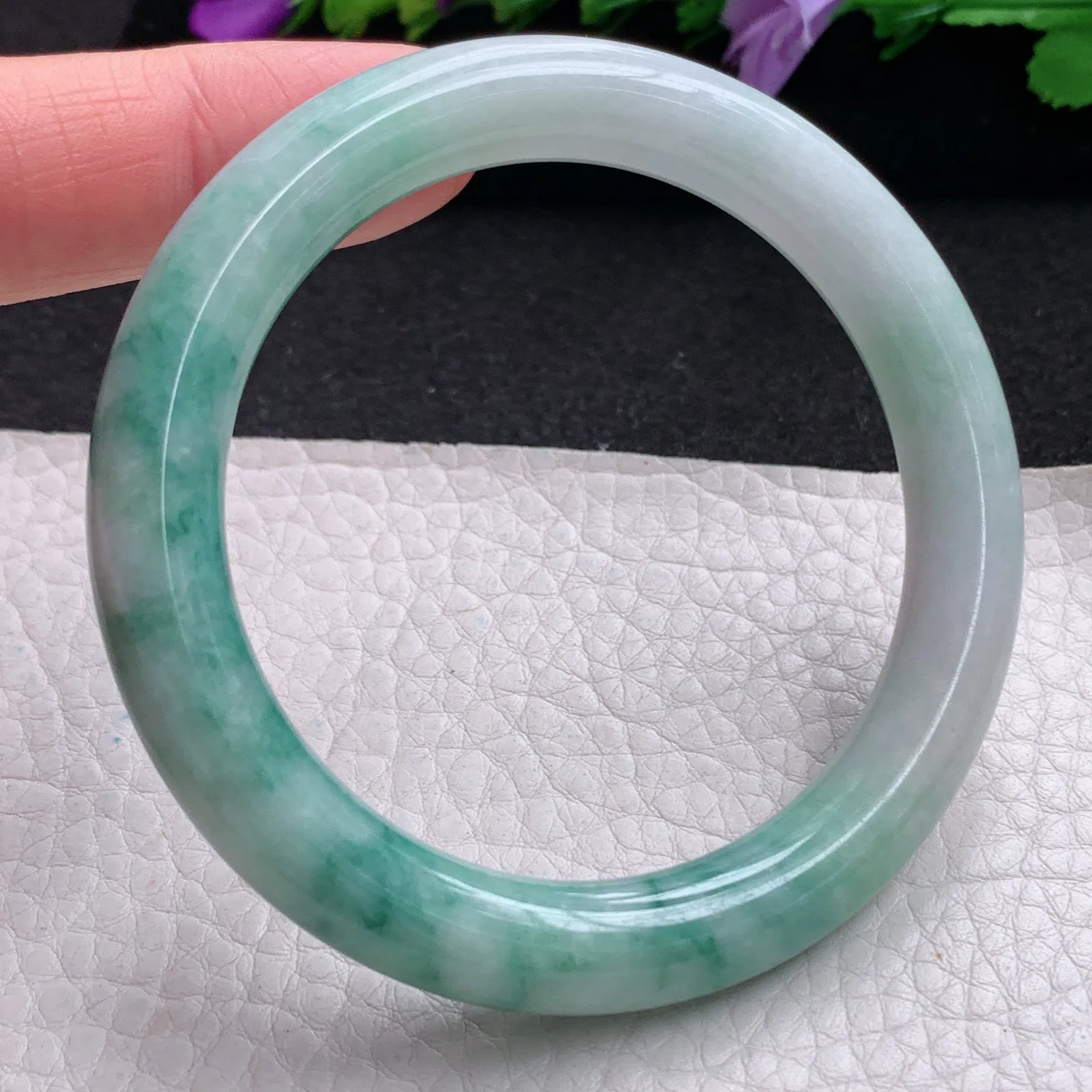 ee实拍53.5*8.4*8.8美人镯 天然缅甸翡翠飘花圆条玉手镯 玉手环