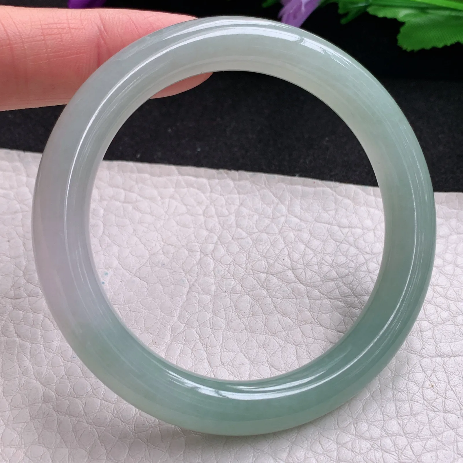 n实拍55*10*9.3美人镯 天然缅甸翡翠冰晴圆条玉手镯 叮当镯