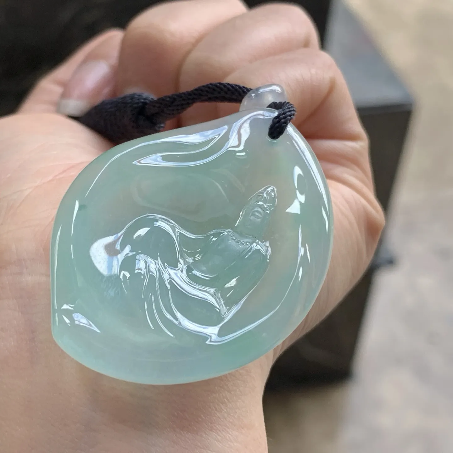 冰晴绿自在观音^_^玉质温润 细腻 鲜艳 尺寸48.7