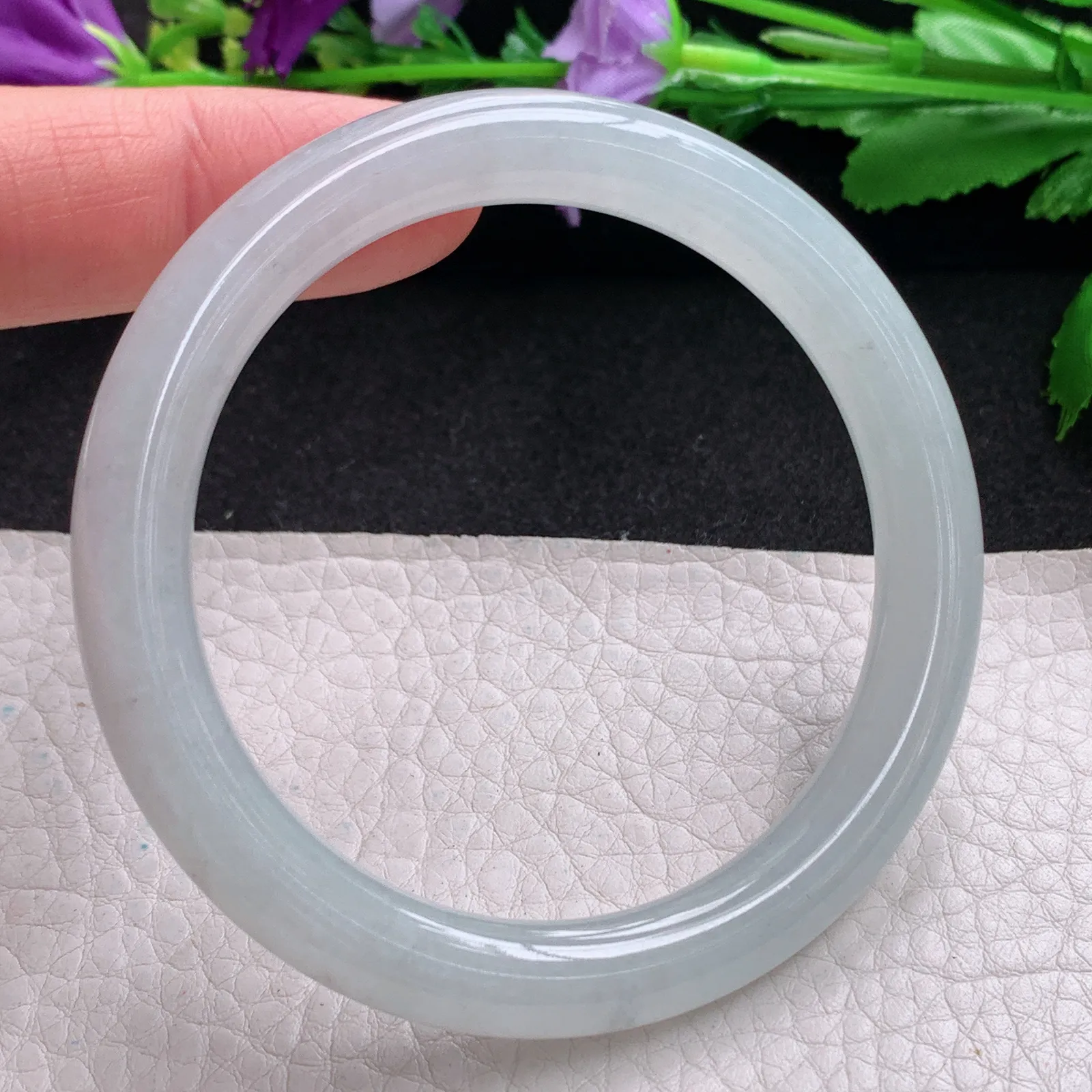 n实拍54*8.3美人镯 天然缅甸翡翠冰纯圆条玉手镯 叮当镯