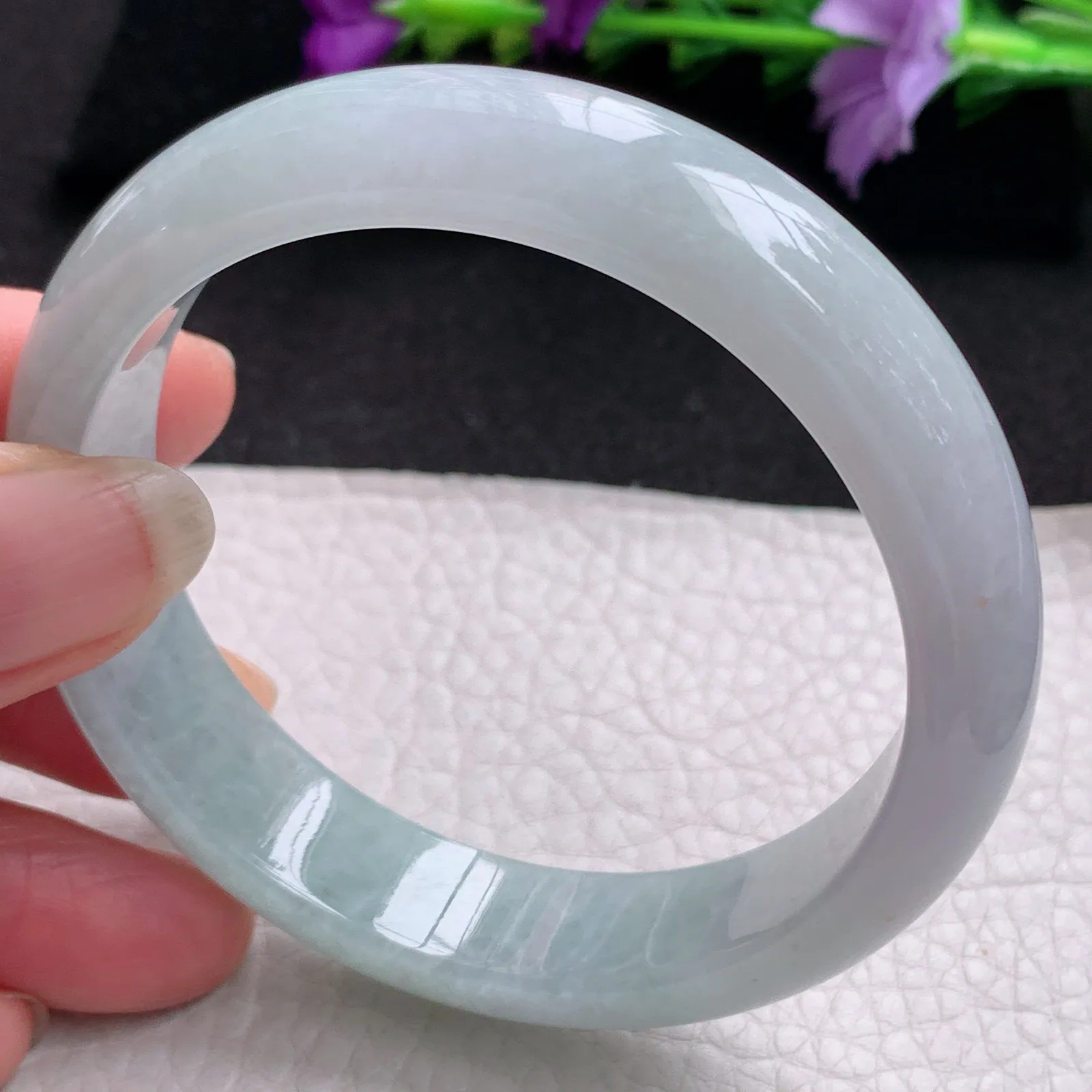 z实拍58*14*7.7平安镯 天然缅甸翡翠浅绿绿水润宽边玉手镯 玉手环