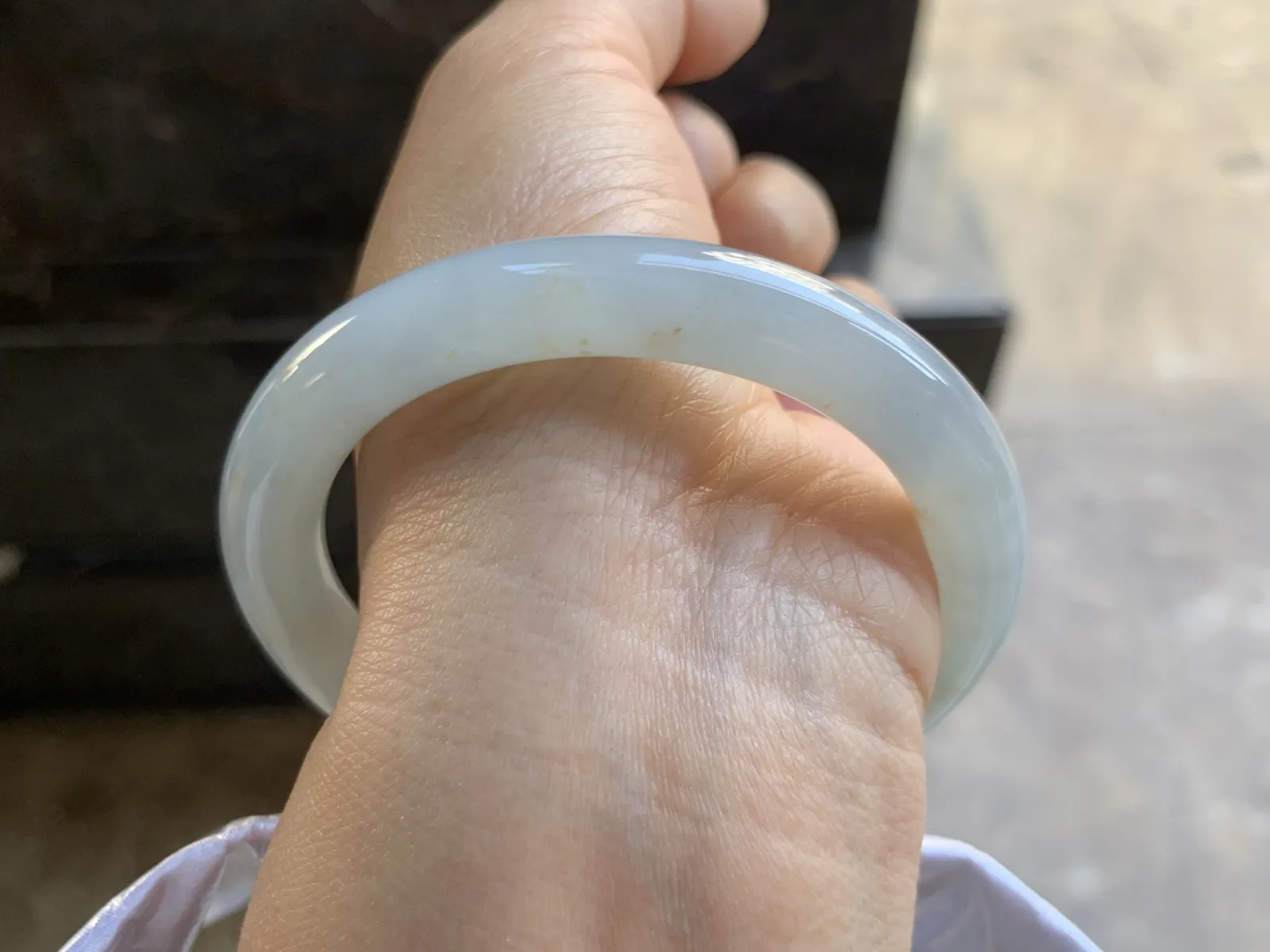 55-9.4mm
冰种黄翡圆条手镯 水润光泽 颜色漂亮