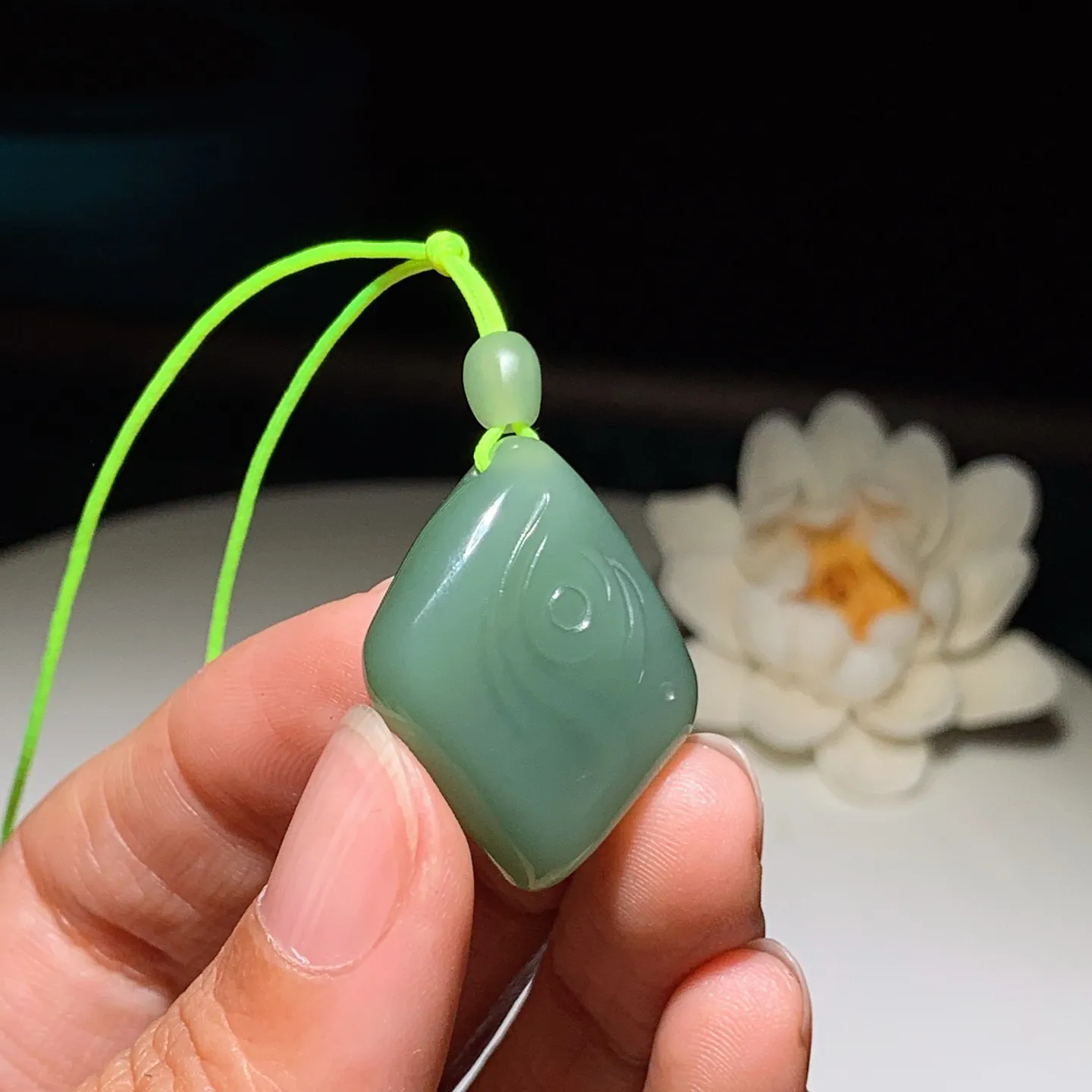 和田玉粉青俄罗斯碧玉随型挂件 尺寸28/21/10重9.5克 玉质细腻油润 底色纯净 脂粉好，品质好！lt260116