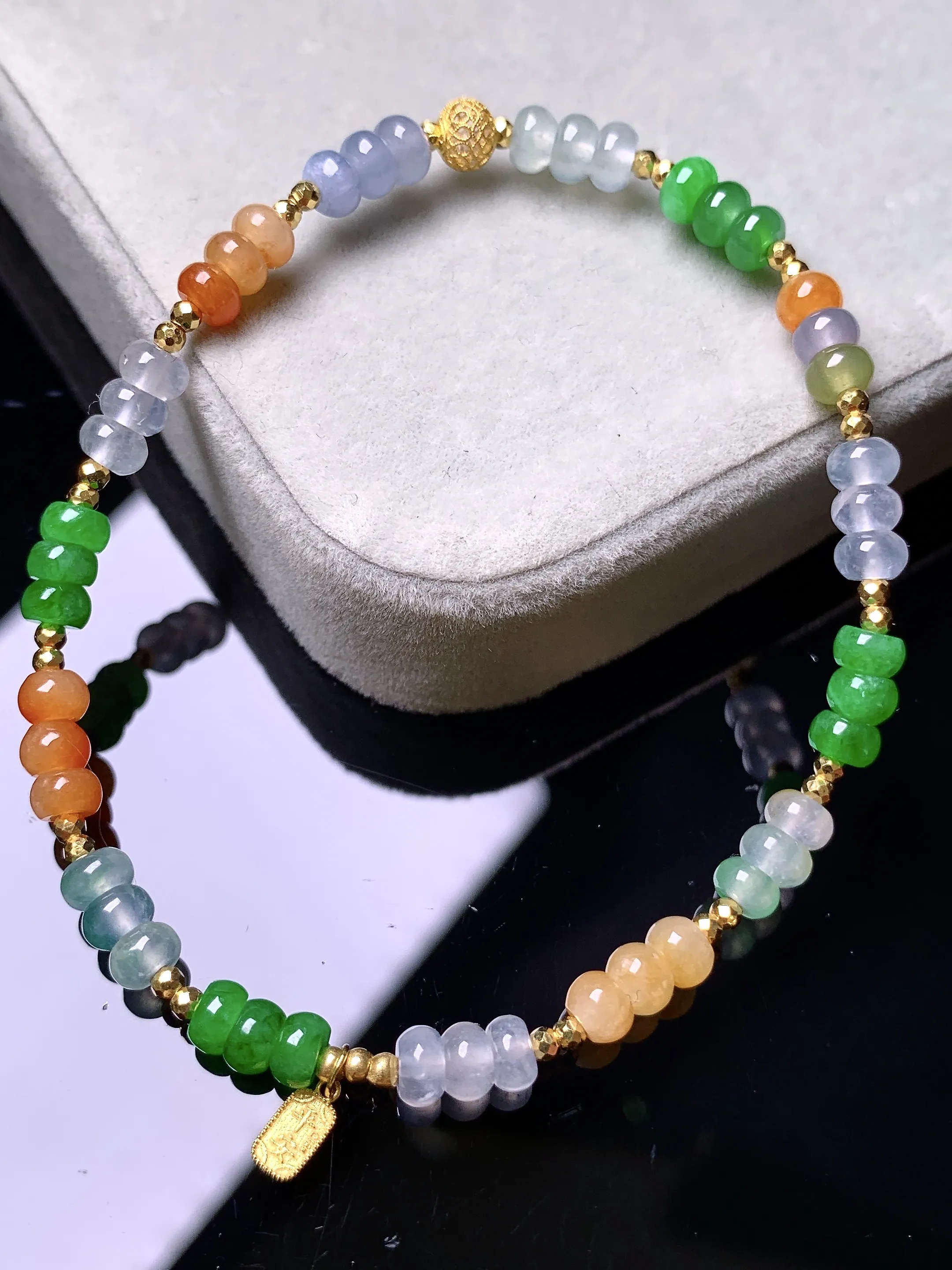 多彩算盘珠手链 玉质细腻 色泽艳丽清新 整体尺寸4.2*2.8