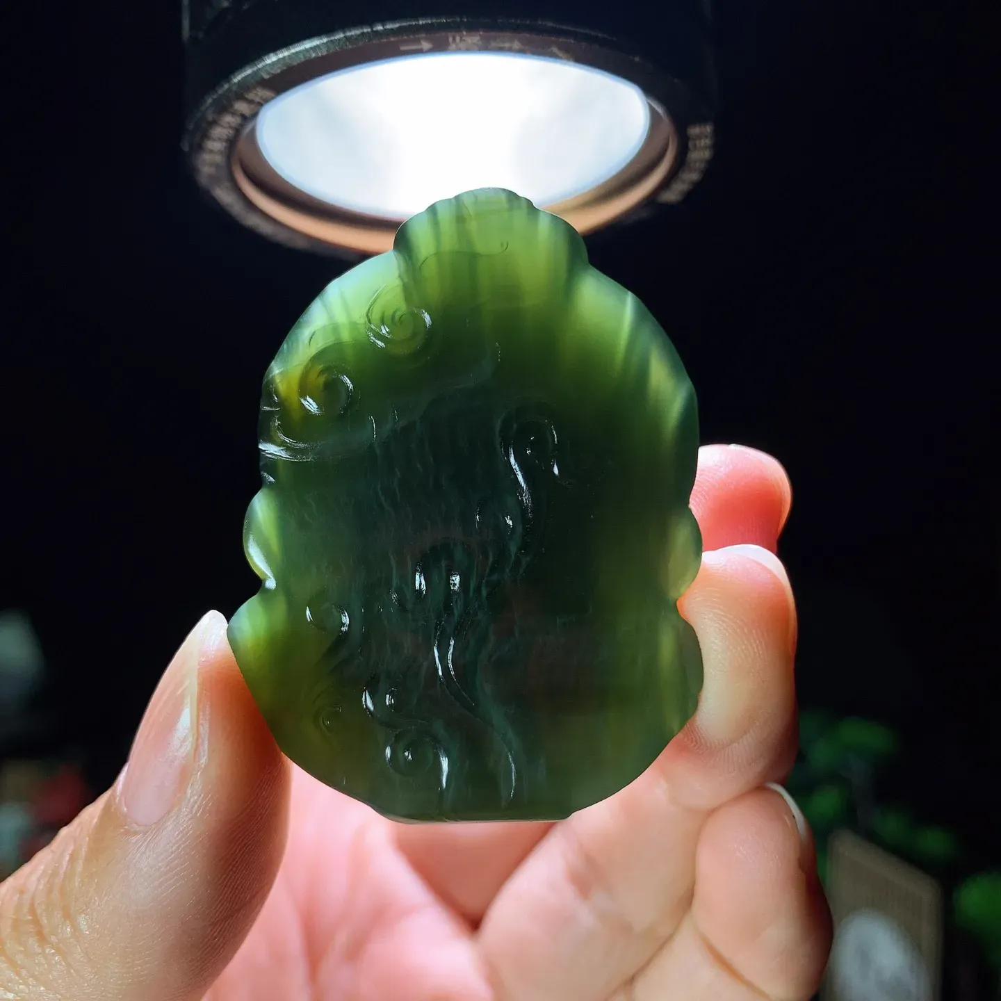 和田玉黑猫眼俄罗斯碧玉不动明王挂件 尺寸48/35/11重30克 玉质细腻油润 通身活猫眼 底色纯净 脂粉好，品质好！lt260116