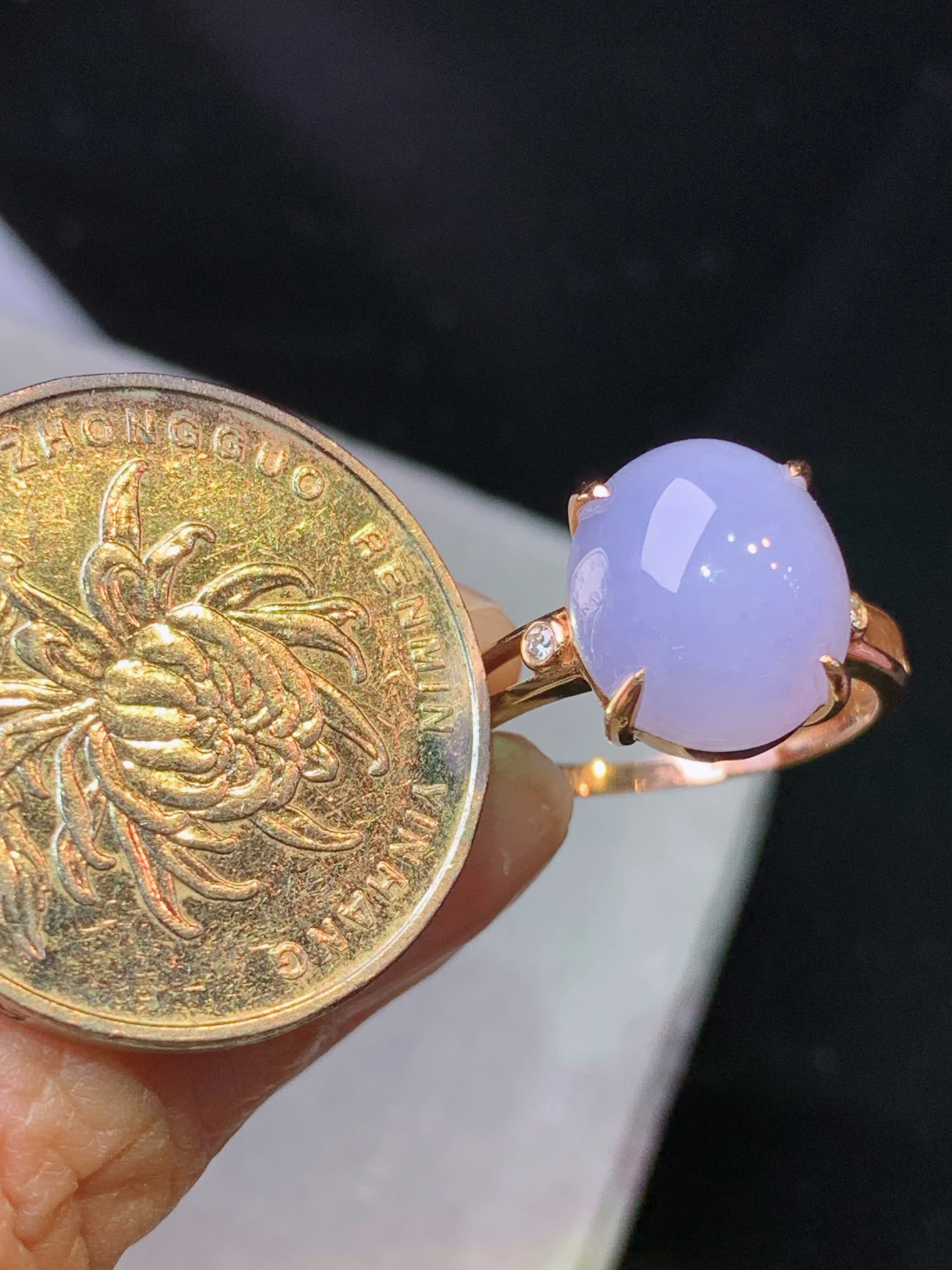 18k金镶嵌紫罗兰蛋面戒指 玉质细腻 色泽艳丽清新 圈口13 整体尺寸12*10.2*5.8