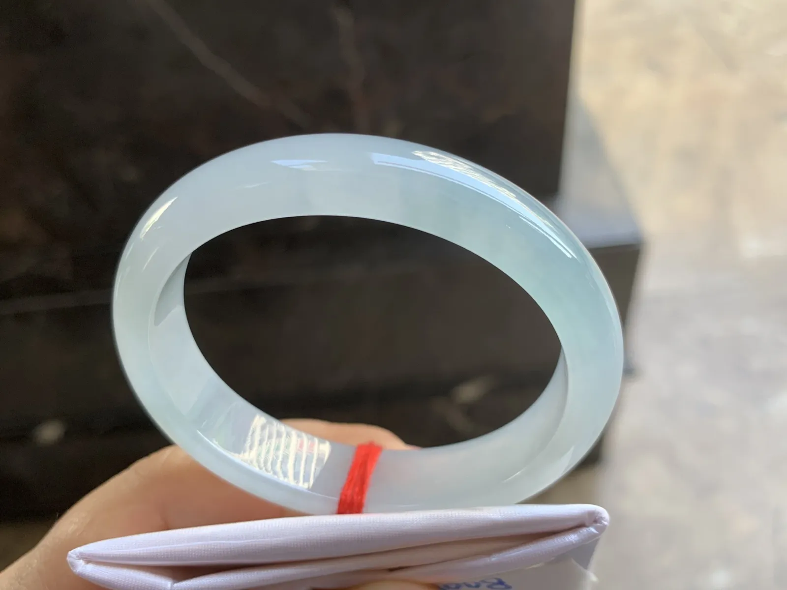 54-12-7.3mm
冰种贵妃手镯 水润光泽 清爽 正圈52可带