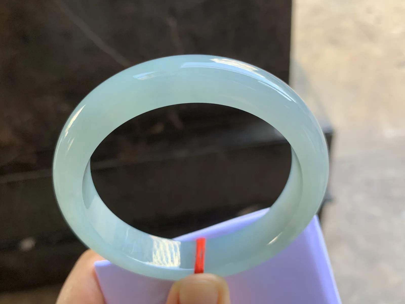 57-12.8-8.4mm
冰种晴水手镯 水润光泽 清爽