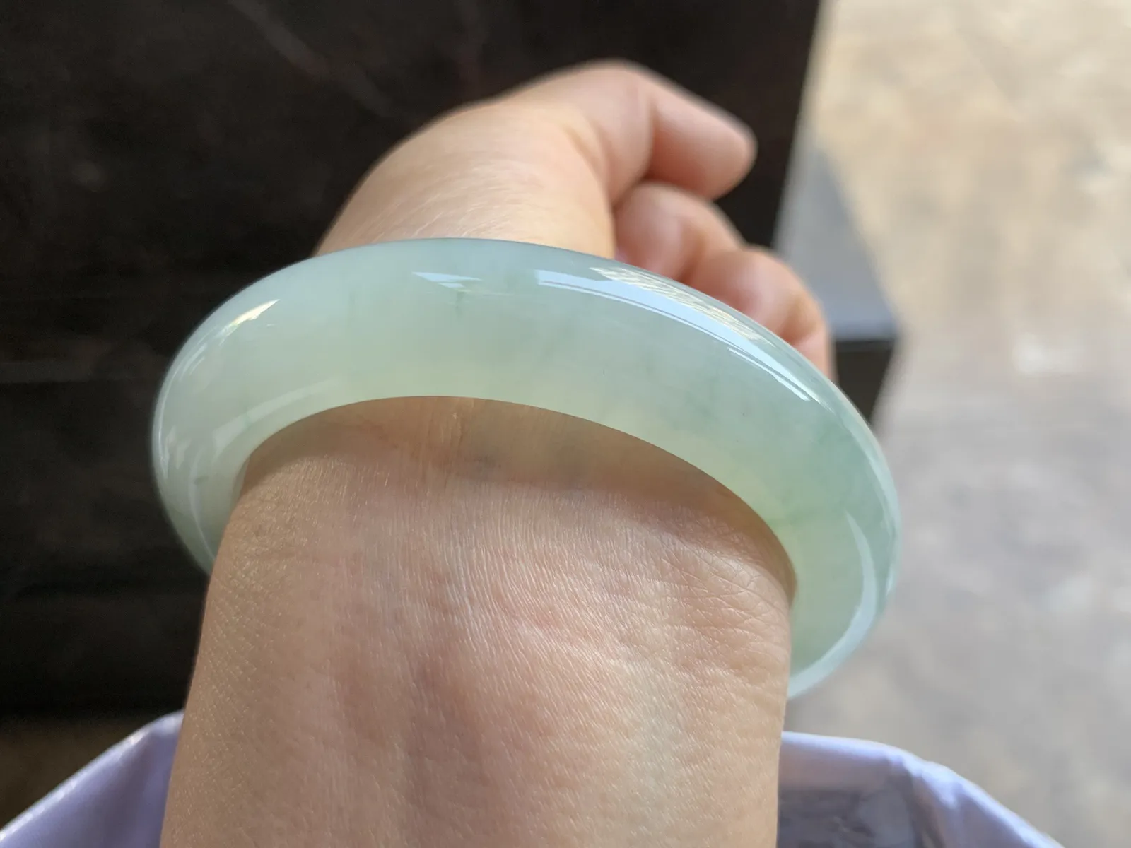 53-13-9.5mm
冰种飘花手镯 水润光泽 芙蓉花色