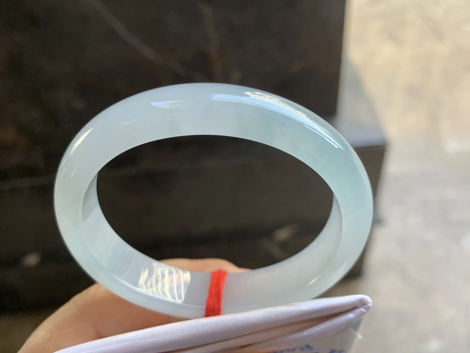 54-12-7.3mm
冰种贵妃手镯 水润光泽 清爽 正圈52可带