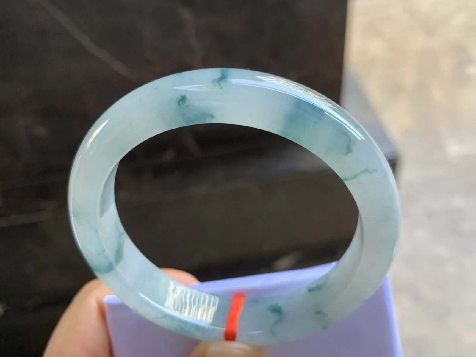 55-12-7.8mm
冰种飘花手镯 水润光泽 飘花灵动 推荐