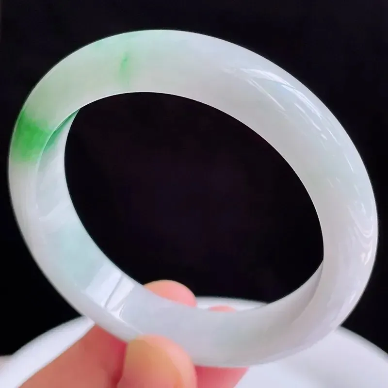 53.4圈有种有色天然翡翠A货飘绿玉手镯好种水水润手镯49.37g