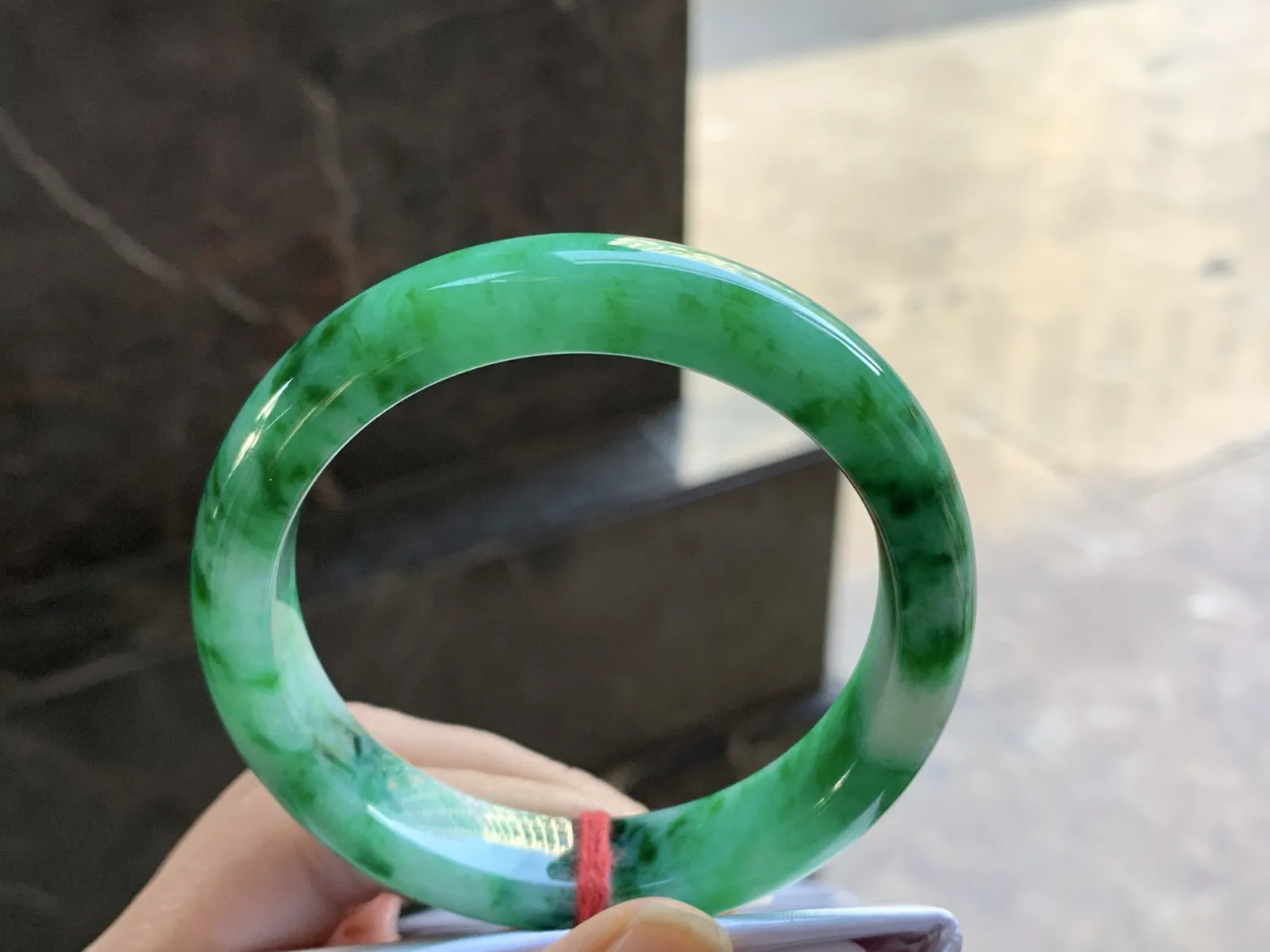 56-12.8-8.5

辣绿色手镯^_^鲜艳 浓郁