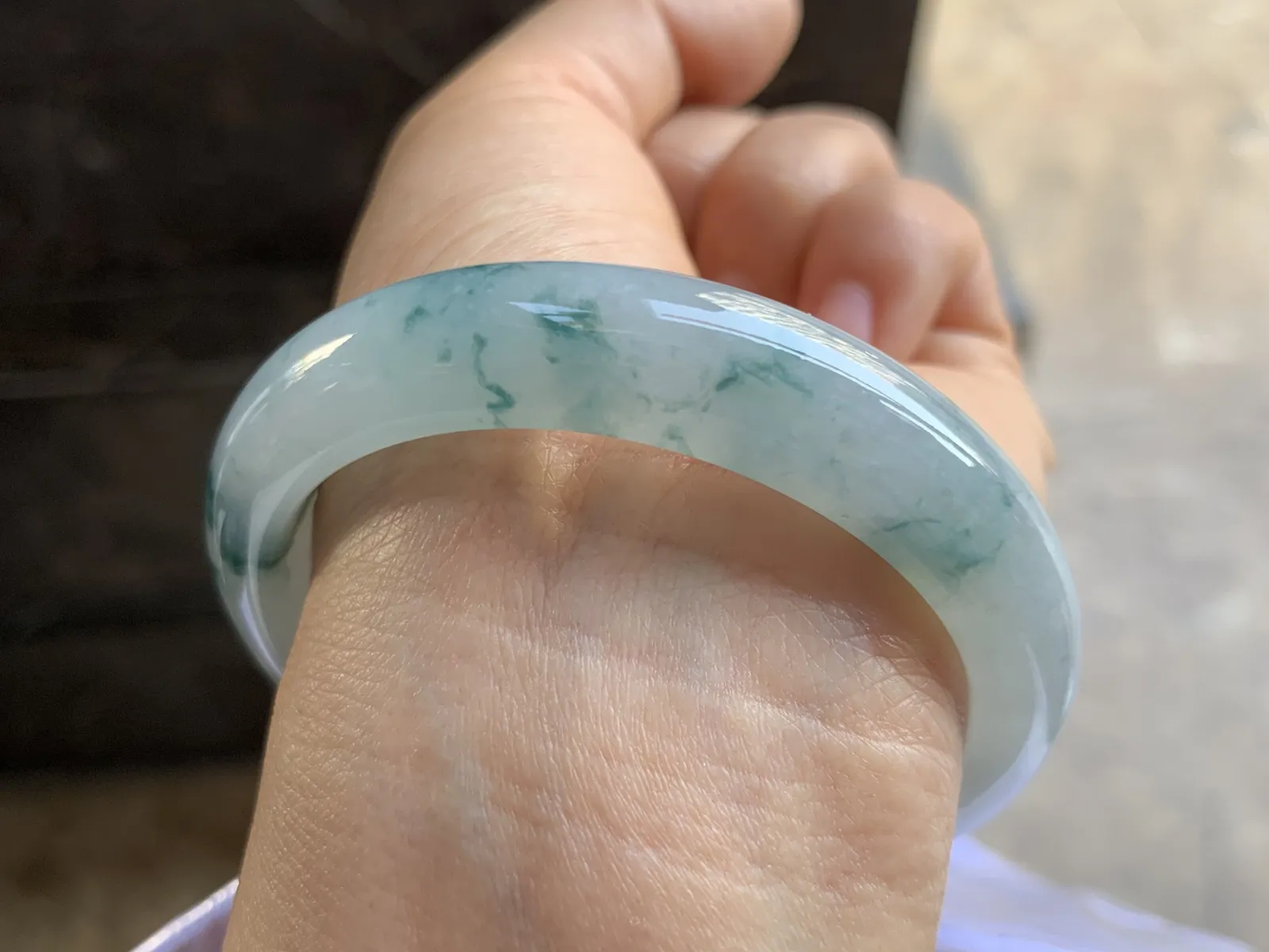 55-12-7.8mm
冰种飘花手镯 水润光泽 飘花灵动 推荐