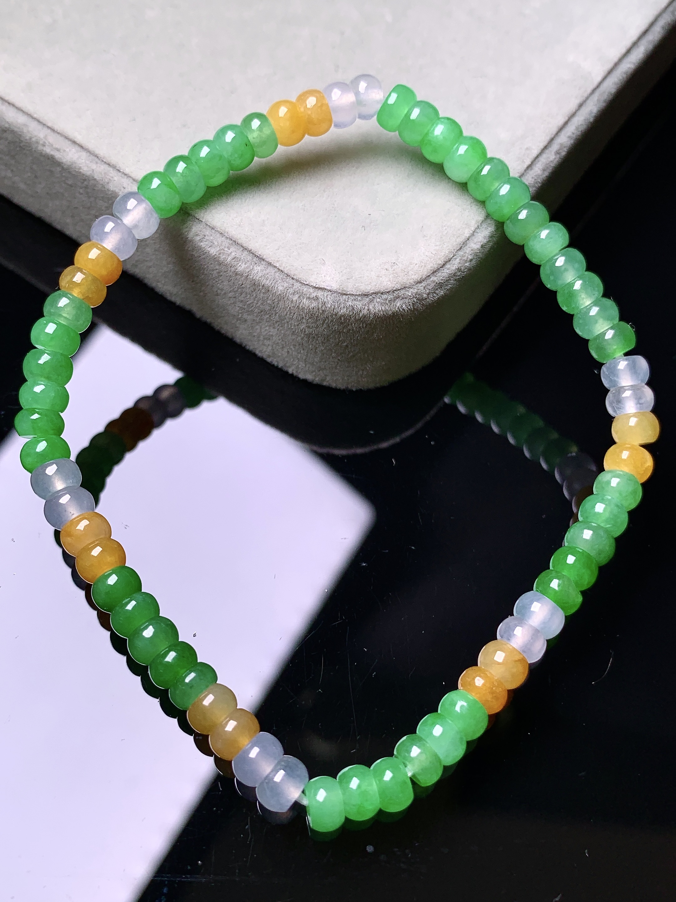 多彩算盘珠手链 玉质细腻 色泽艳丽清新 整体尺寸4.5*3