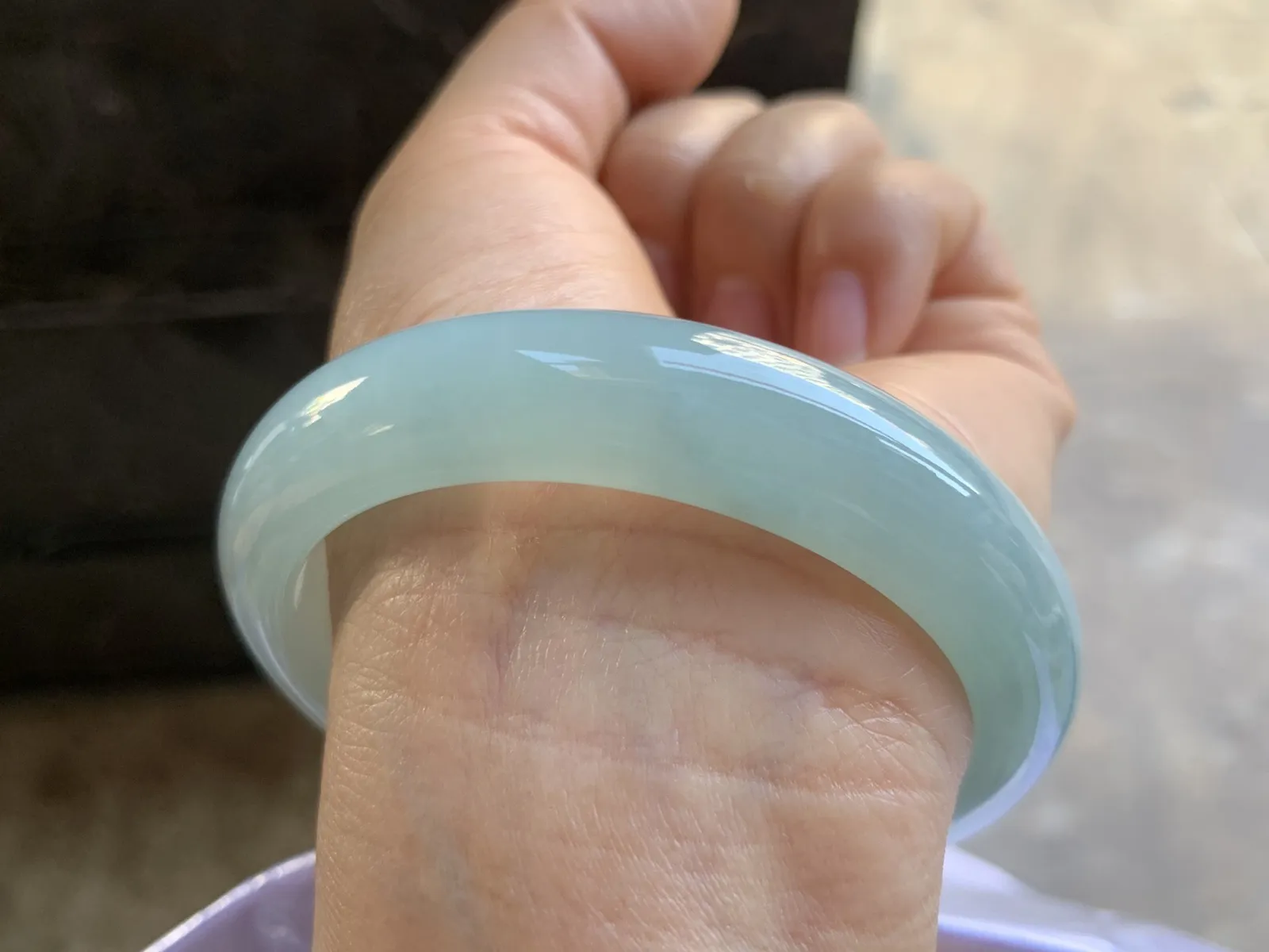 57-12.8-8.4mm
冰种晴水手镯 水润光泽 清爽