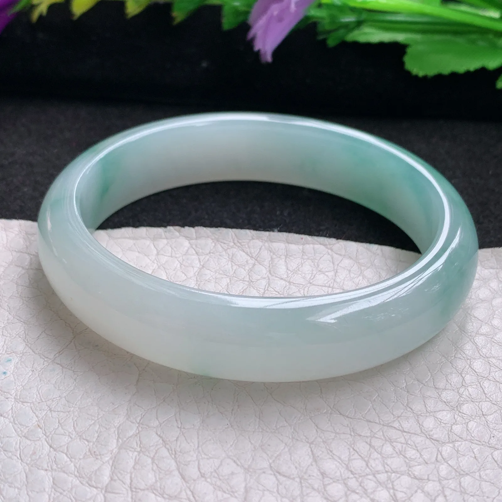 js实拍55*49*12.8*7贵妃镯 天然缅甸翡翠手镯冰透淡绿玉精美女款玉手环