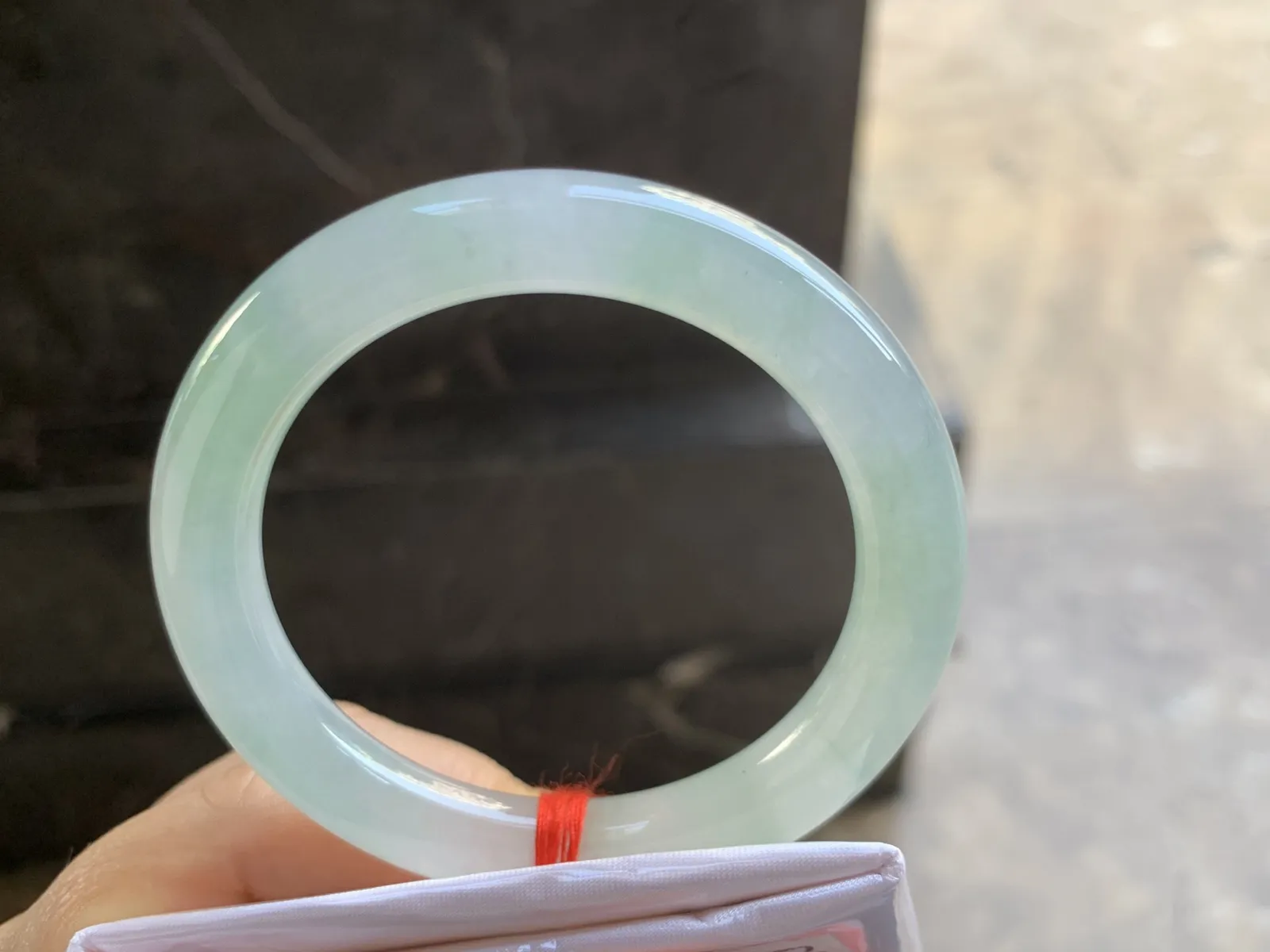 51.5-9.2mm
冰种晴水圆条手镯 底色漂亮 水润光泽