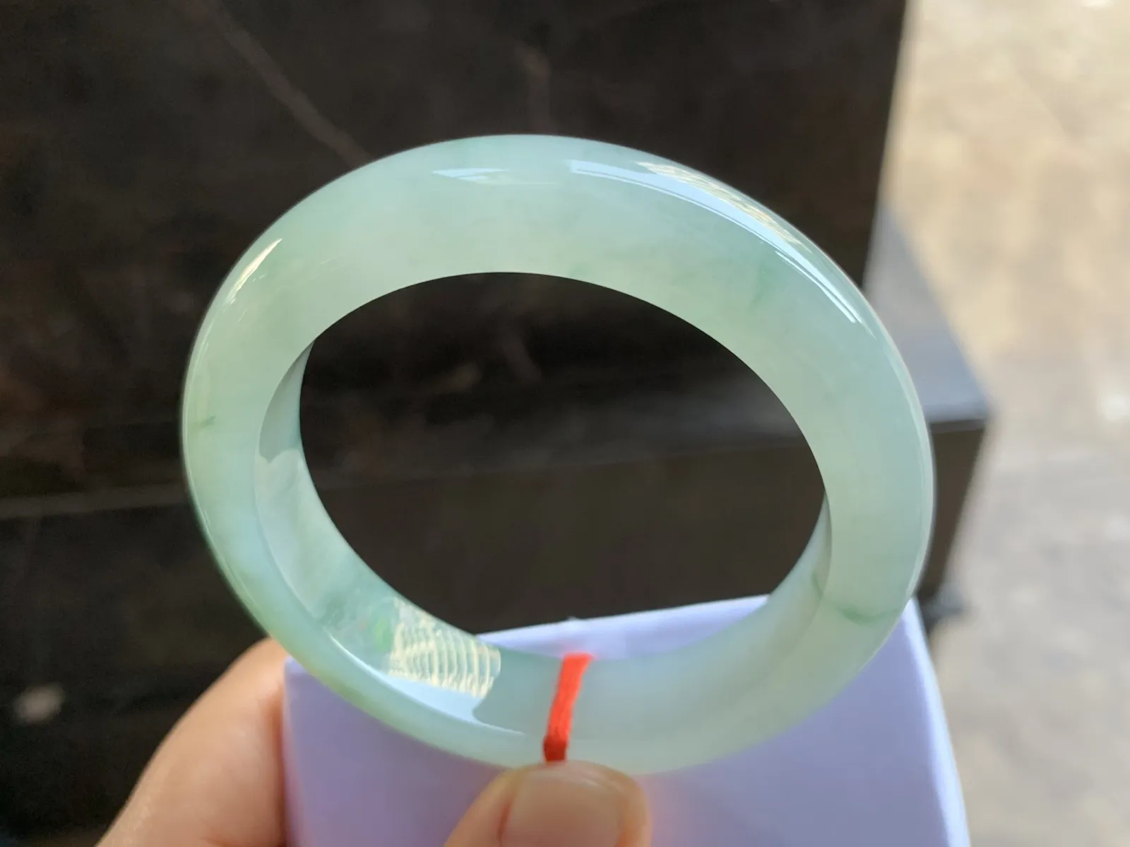 53-13-9.5mm
冰种飘花手镯 水润光泽 芙蓉花色