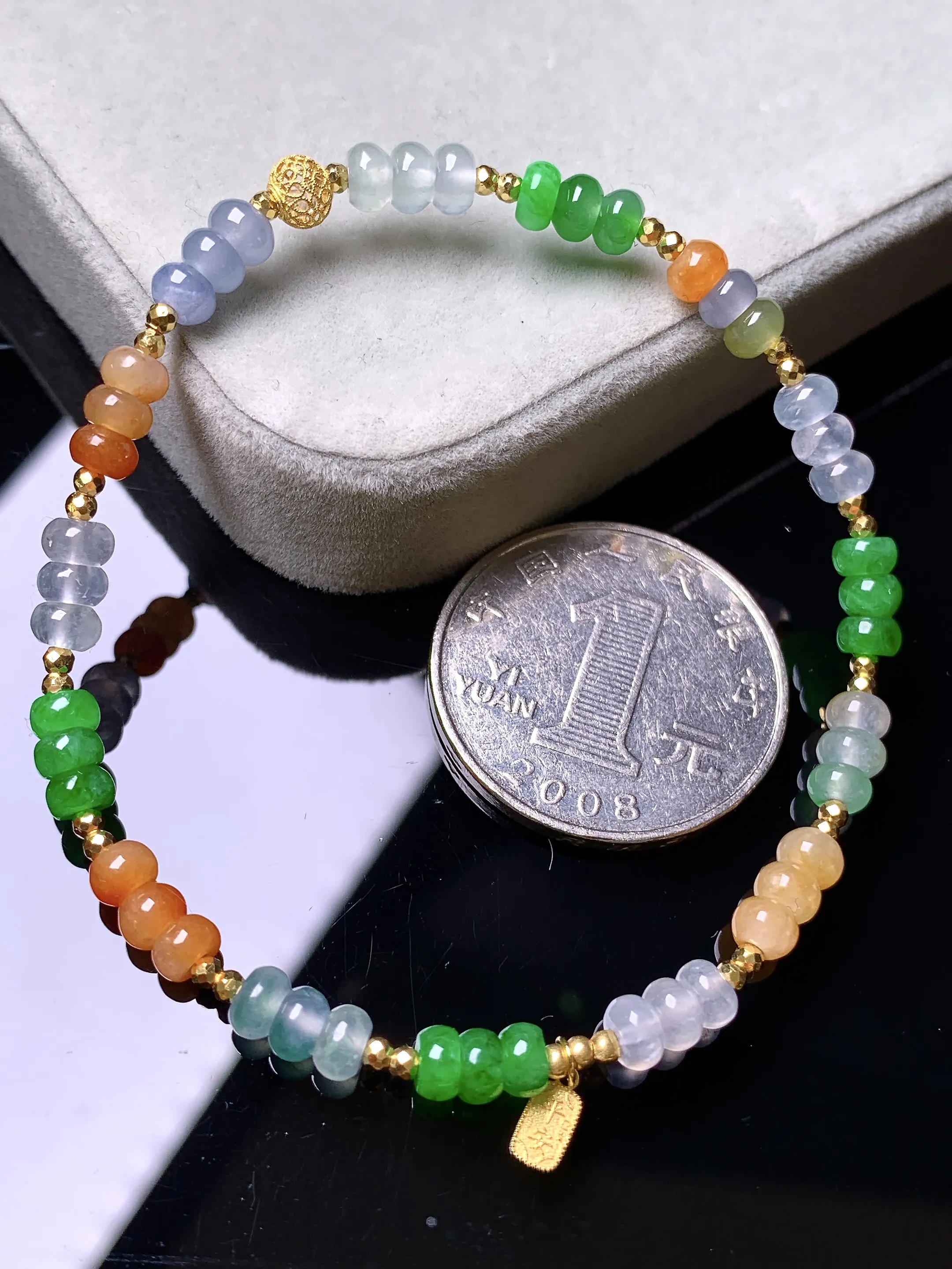 多彩算盘珠手链 玉质细腻 色泽艳丽清新 整体尺寸4.2*2.8