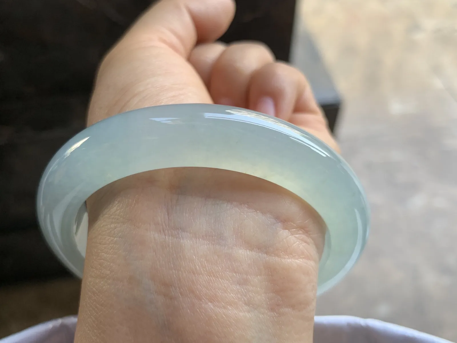 60.5-12-9.5mm
冰种晴底大圈口手镯 水润光泽 大圈口