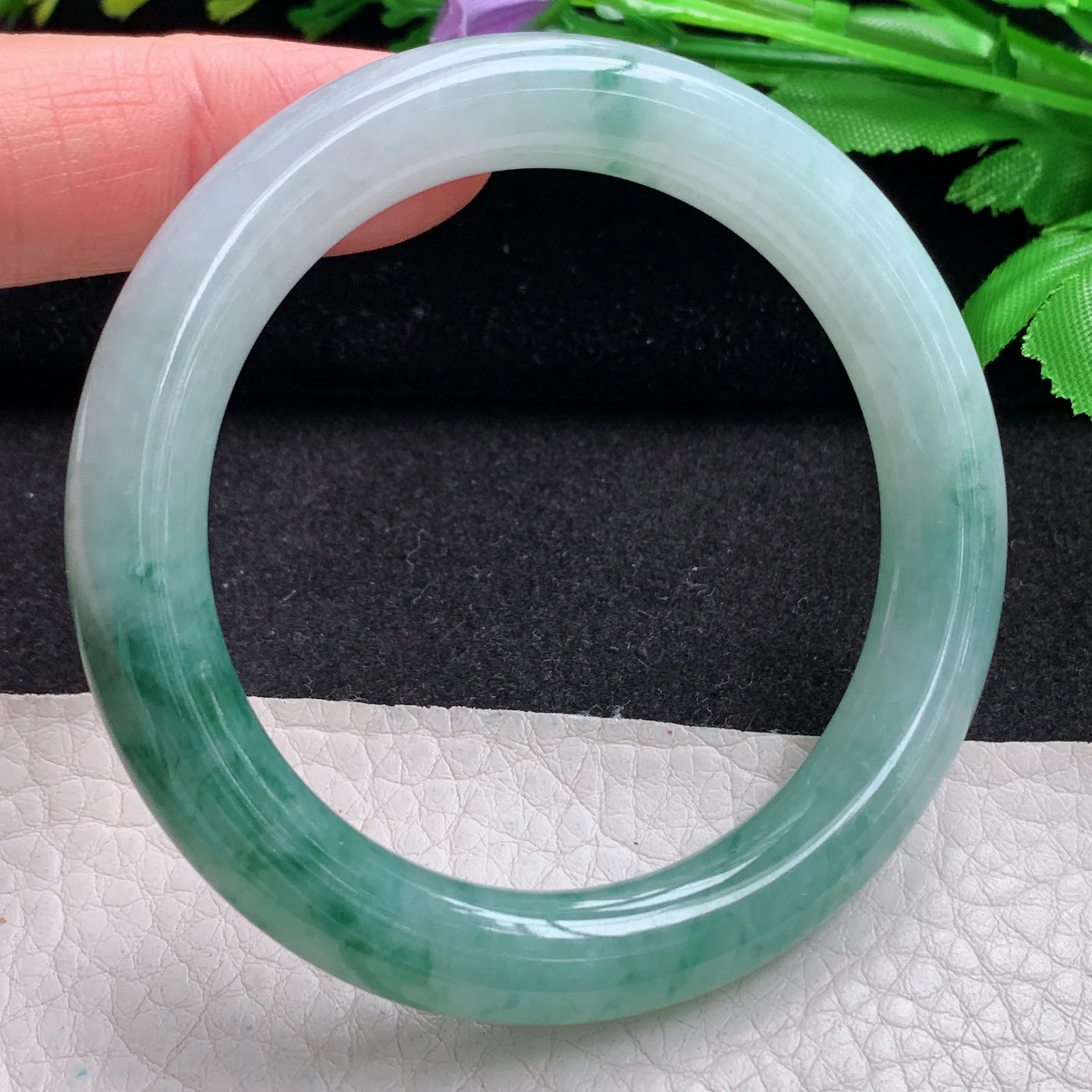 n小圈口52*9*9.5美人镯 天然缅甸翡翠冰飘花圆条玉手镯 叮当镯